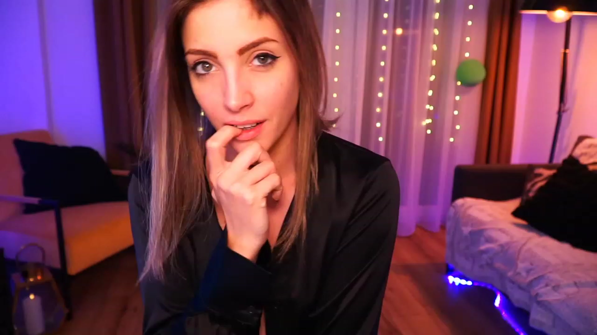 Gallery image thumbnail from Kend_dall's myfreecams stream on, 06/26/2023, 14:35 image 7 of 20