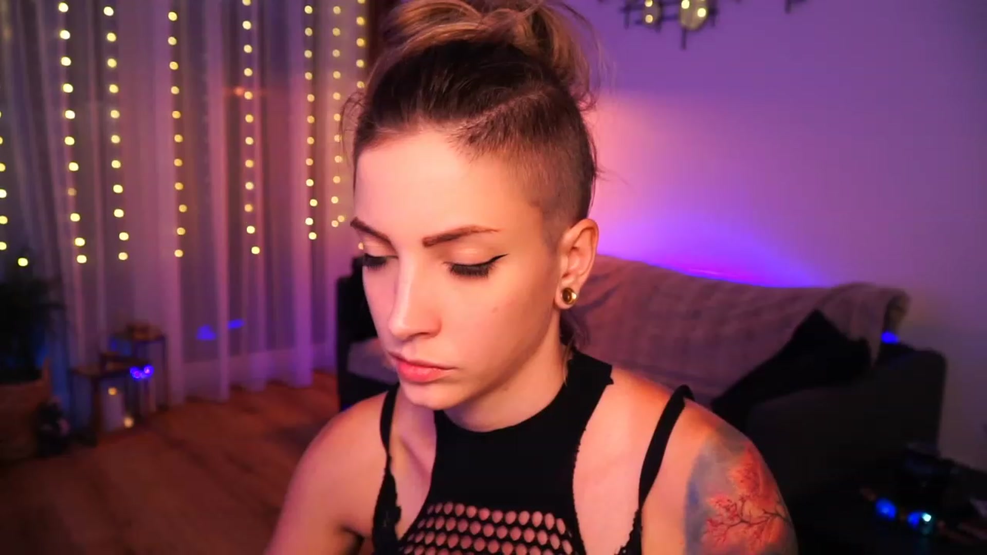 Gallery image thumbnail from Kend_dall's myfreecams stream on, 06/27/2023, 16:15 image 16 of 20