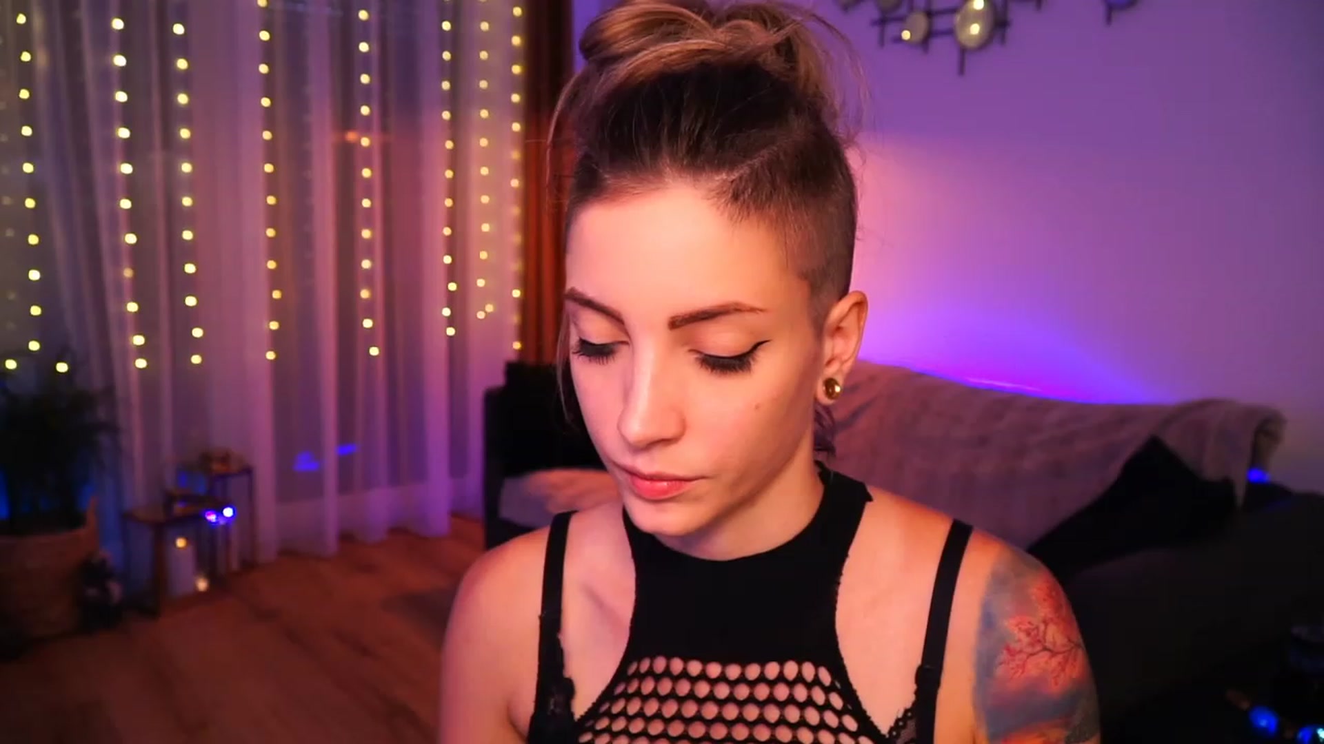 Gallery image thumbnail from Kend_dall's myfreecams stream on, 06/27/2023, 16:15 image 14 of 20
