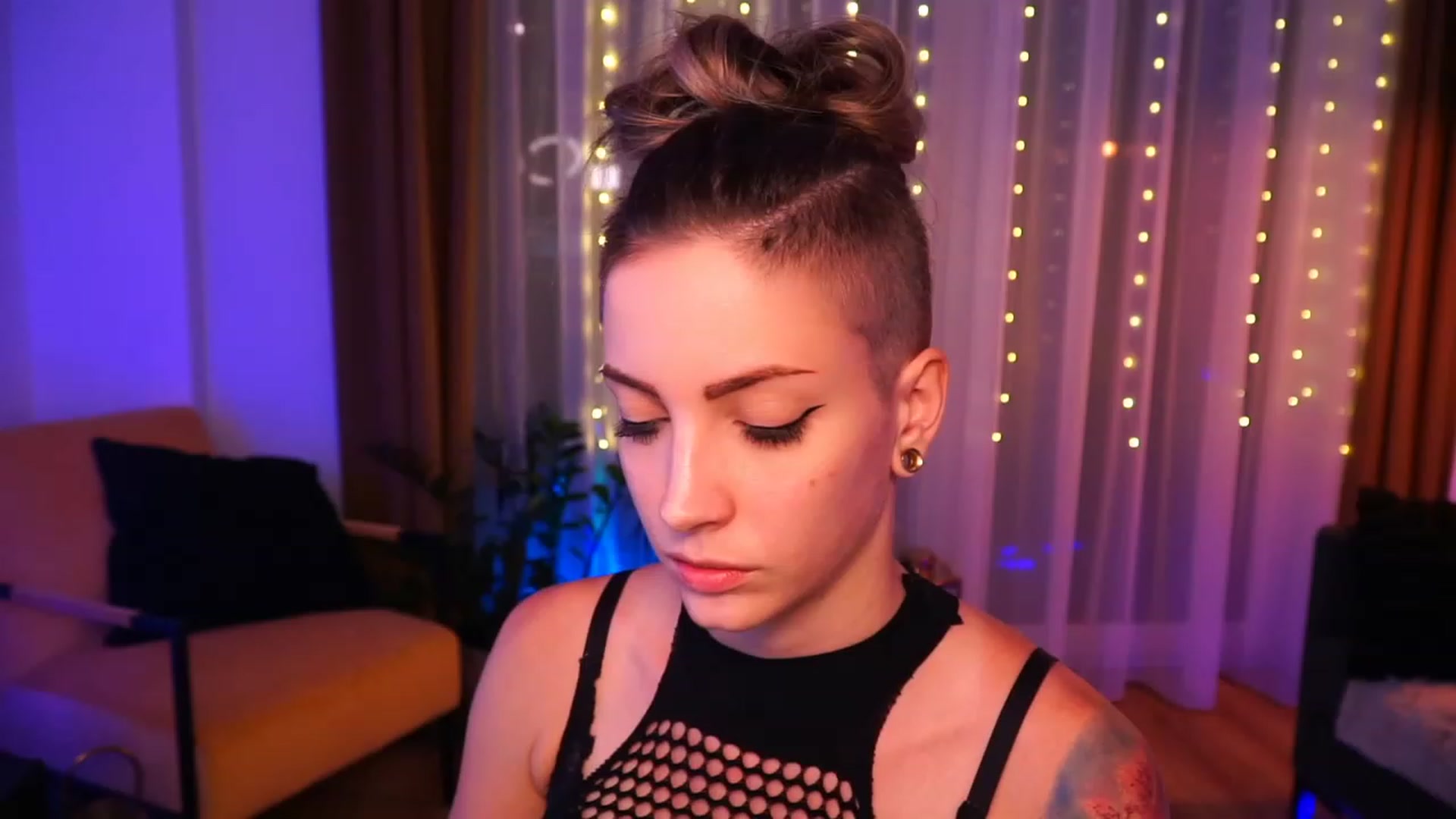 Gallery image thumbnail from Kend_dall's myfreecams stream on, 06/27/2023, 19:28 image 1 of 20