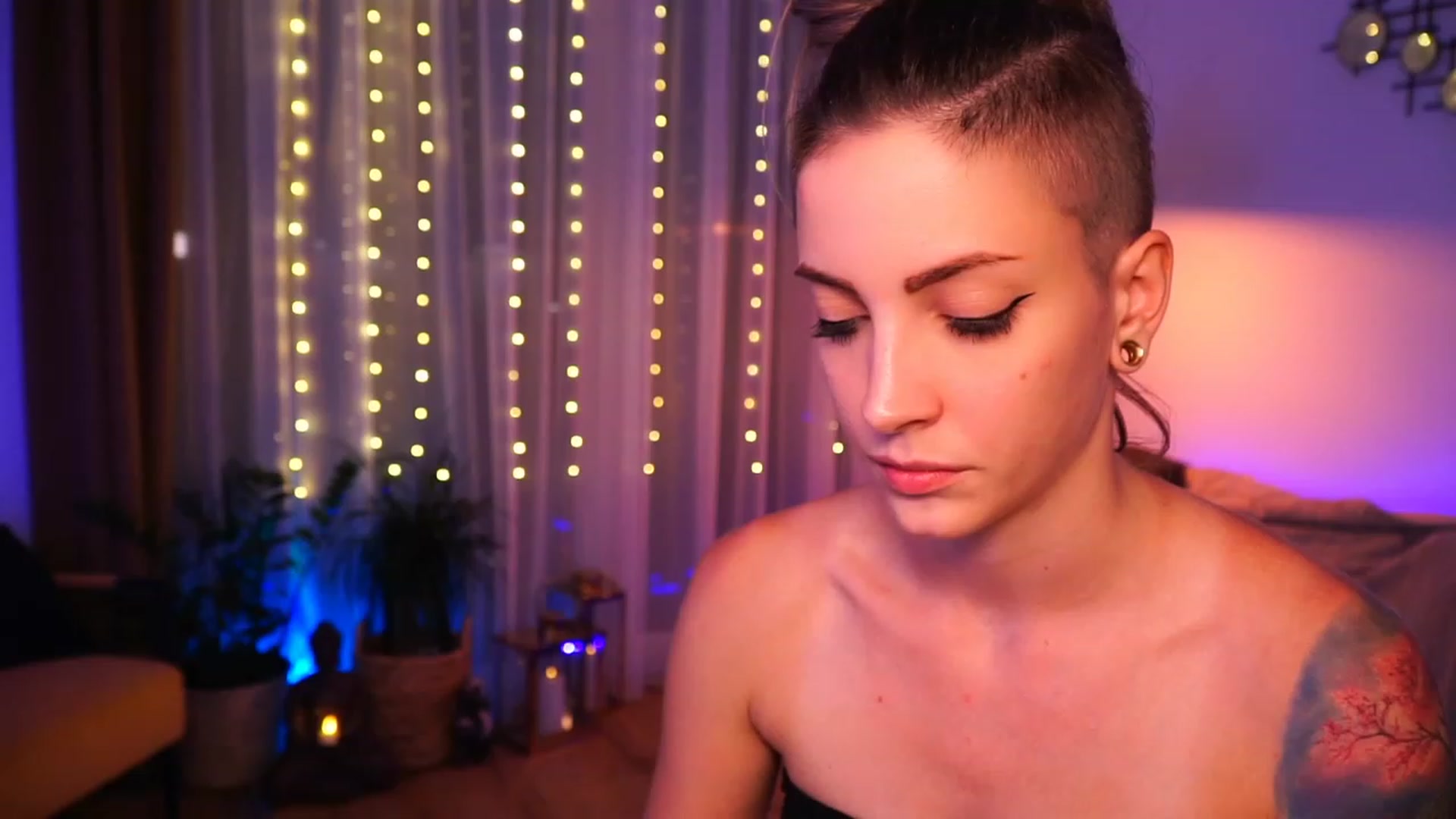 Gallery image thumbnail from Kend_dall's myfreecams stream on, 06/27/2023, 19:28 image 16 of 20