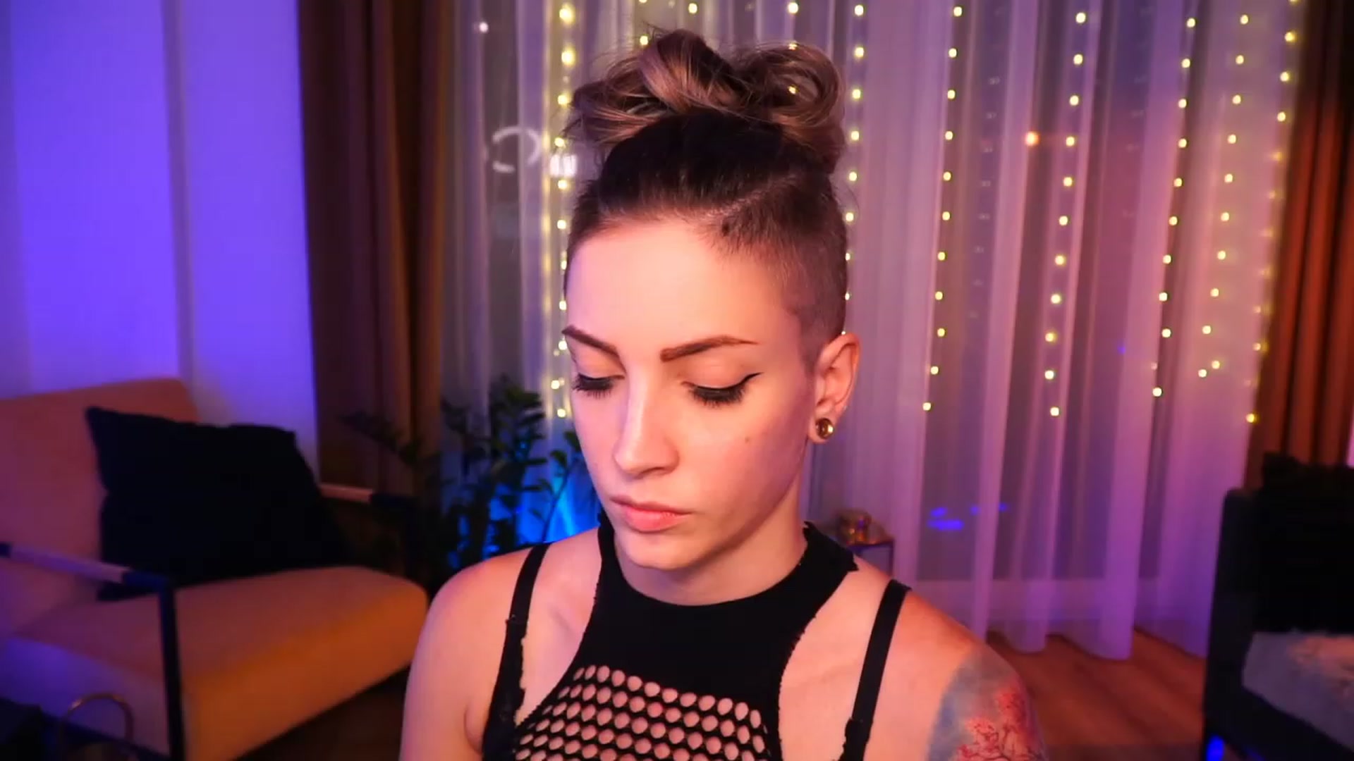 Gallery image thumbnail from Kend_dall's myfreecams stream on, 06/27/2023, 19:28 image 3 of 20