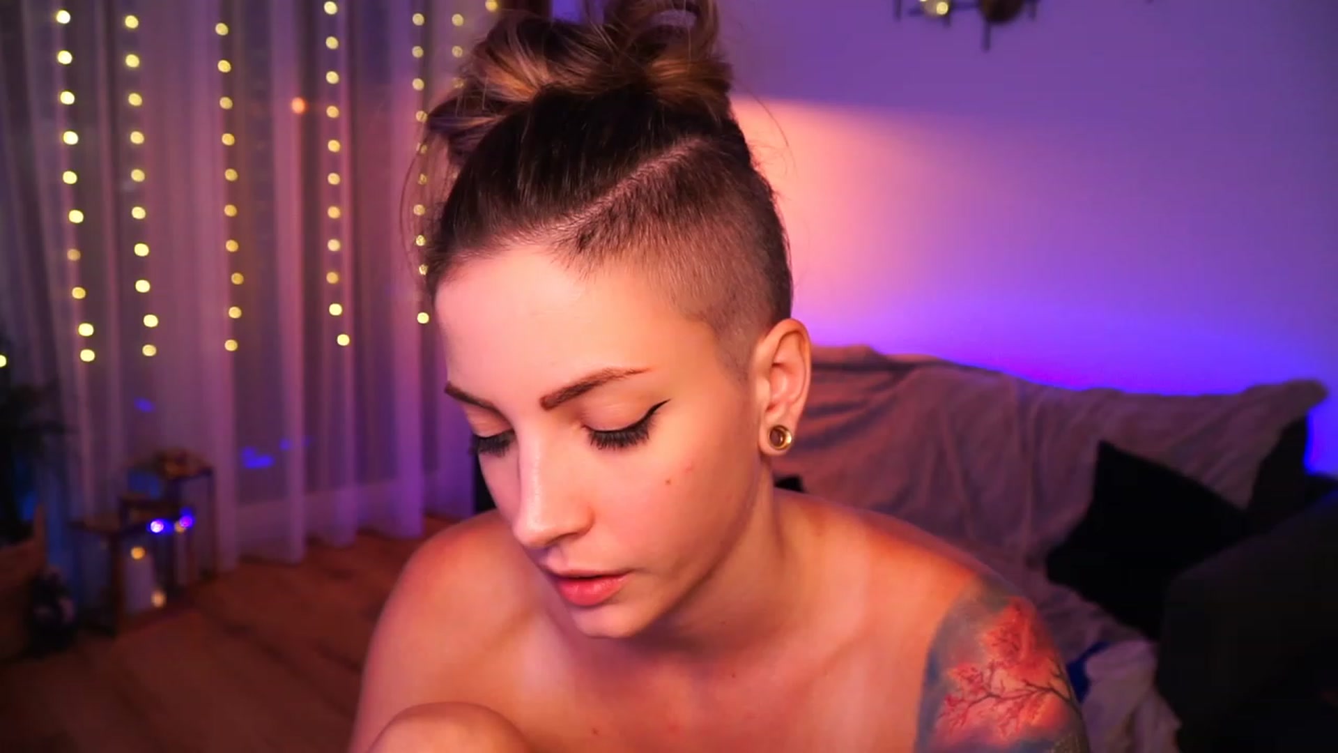 Gallery image thumbnail from Kend_dall's myfreecams stream on, 06/27/2023, 19:28 image 20 of 20
