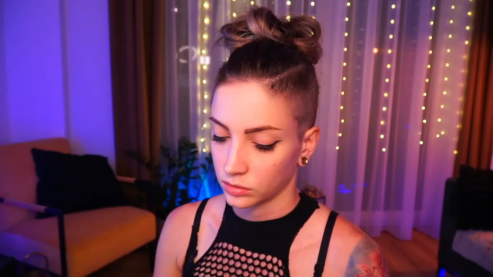 Gallery image thumbnail from Kend_dall's myfreecams stream on, 06/27/2023, 19:28 image 2 of 20
