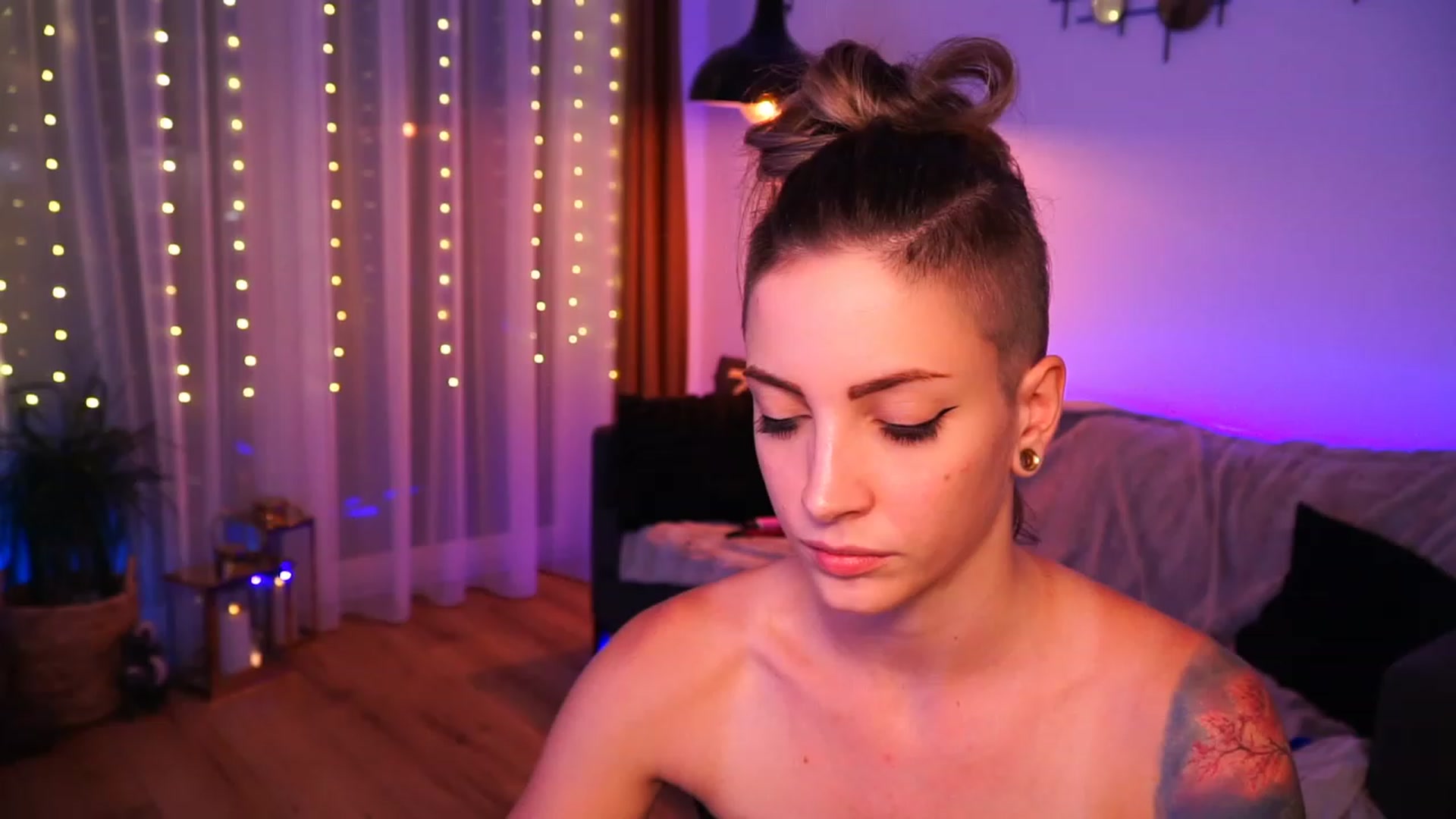 Gallery image thumbnail from Kend_dall's myfreecams stream on, 06/27/2023, 19:28 image 17 of 20