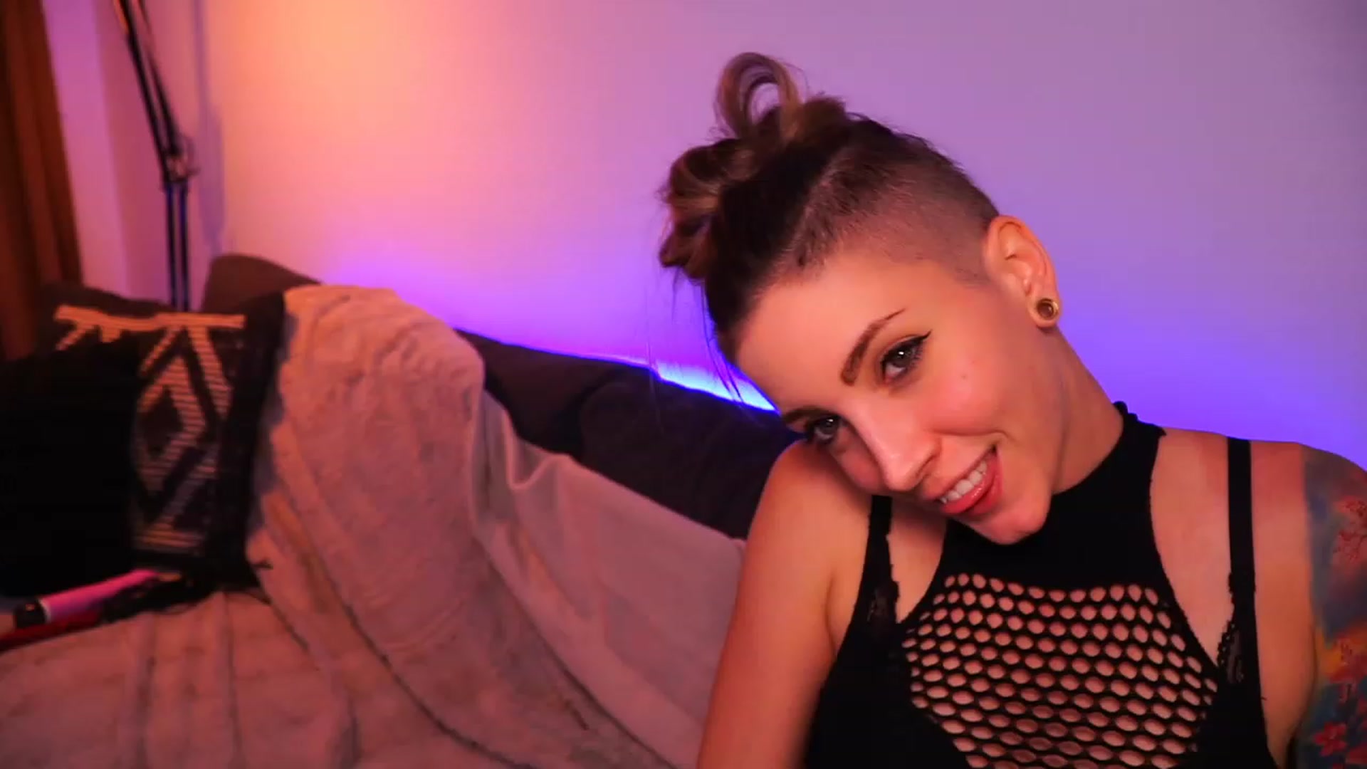 Gallery image thumbnail from Kend_dall's myfreecams stream on, 06/27/2023, 19:28 image 10 of 20