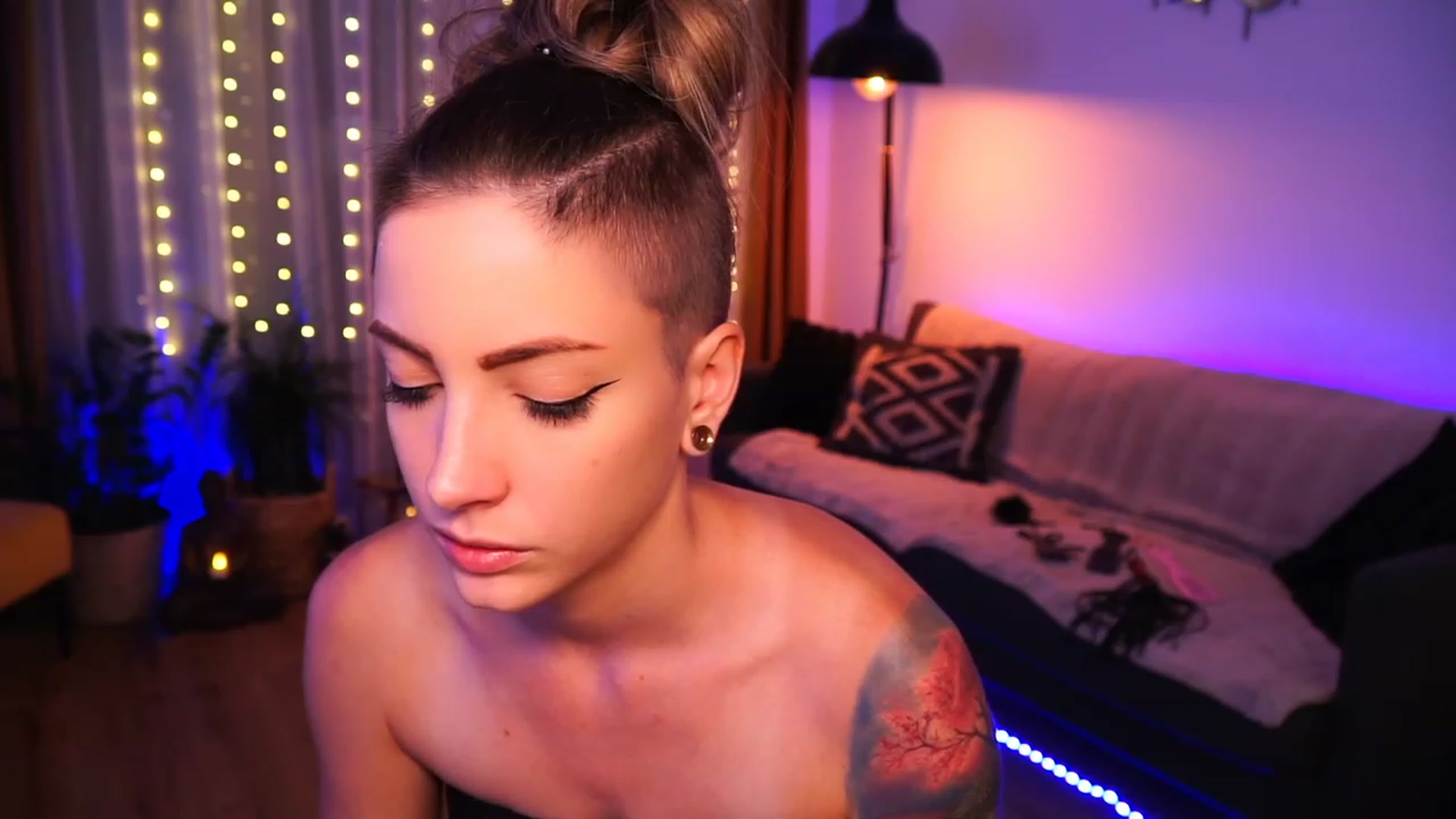 Gallery image thumbnail from Kend_dall's myfreecams stream on, 06/30/2023, 11:55 image 14 of 20