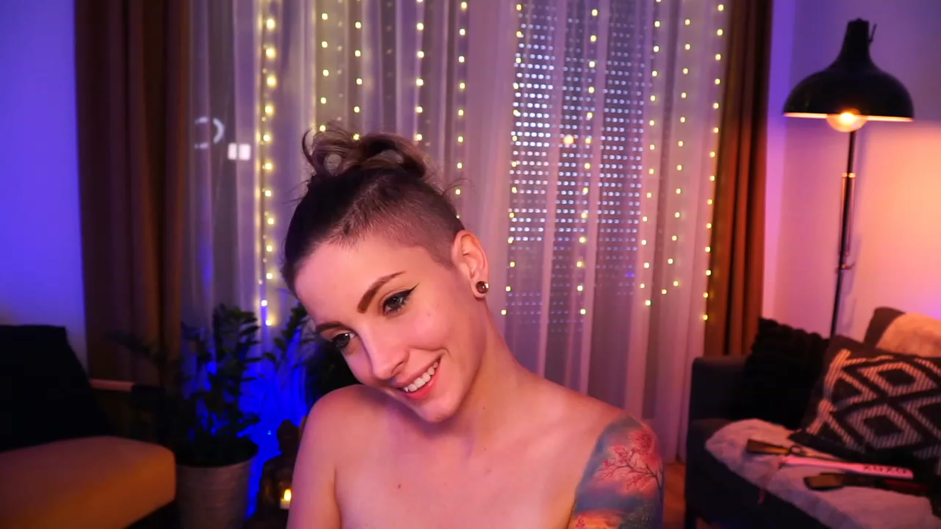 Gallery image thumbnail from Kend_dall's myfreecams stream on, 06/30/2023, 14:21 image 6 of 20