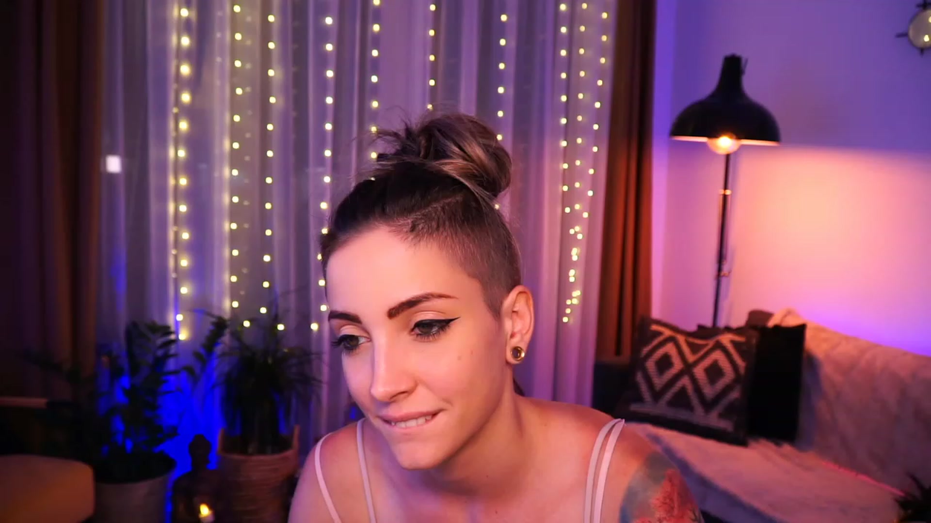 Gallery image thumbnail from Kend_dall's myfreecams stream on, 07/03/2023, 16:26 image 3 of 20