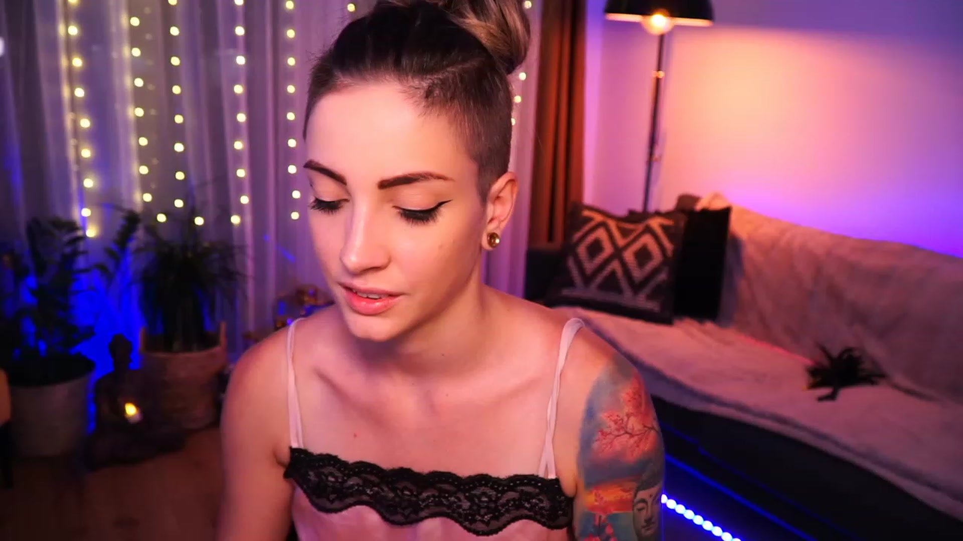 Gallery image thumbnail from Kend_dall's myfreecams stream on, 07/03/2023, 16:26 image 7 of 20