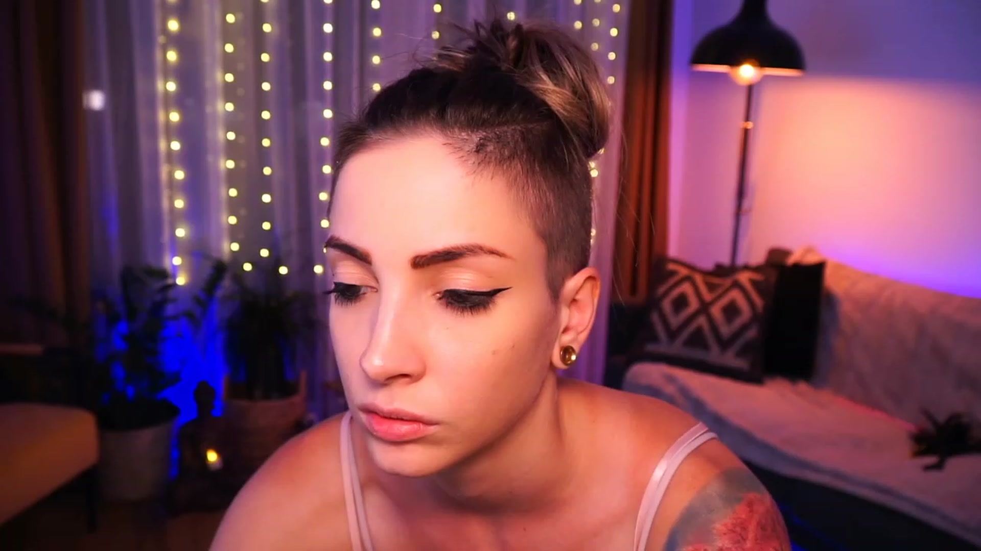 Gallery image thumbnail from Kend_dall's myfreecams stream on, 07/03/2023, 16:26 image 10 of 20