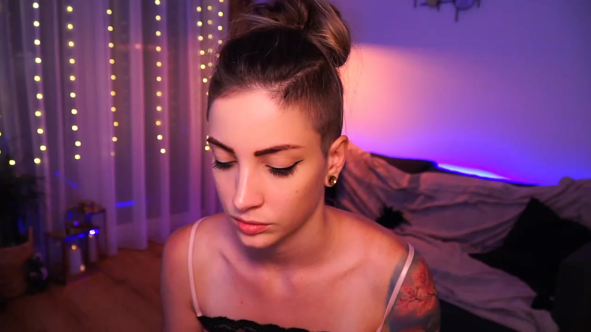 Gallery image thumbnail from Kend_dall's myfreecams stream on, 07/03/2023, 18:41 image 17 of 20