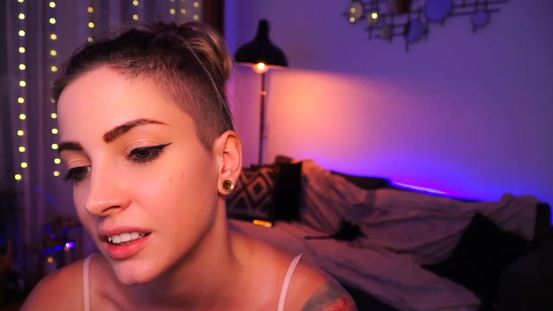 Gallery image thumbnail from Kend_dall's myfreecams stream on, 07/03/2023, 18:41 image 14 of 20