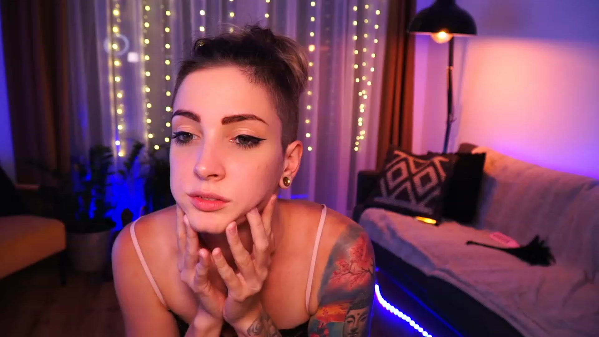Gallery image thumbnail from Kend_dall's myfreecams stream on, 07/03/2023, 20:00 image 9 of 20