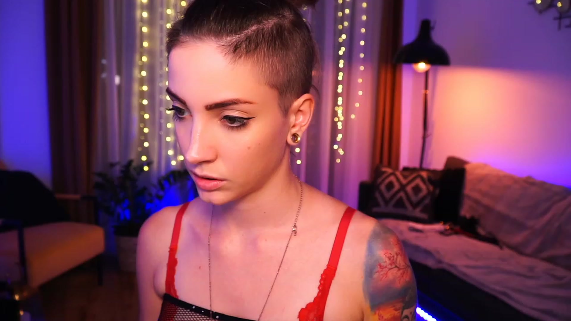 Gallery image thumbnail from Kend_dall's myfreecams stream on, 07/04/2023, 17:00 image 7 of 20