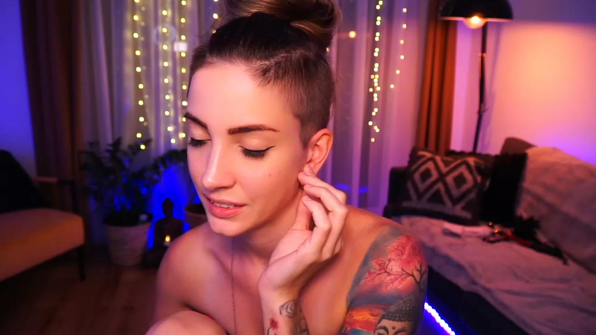 Gallery image thumbnail from Kend_dall's myfreecams stream on, 07/04/2023, 17:00 image 20 of 20
