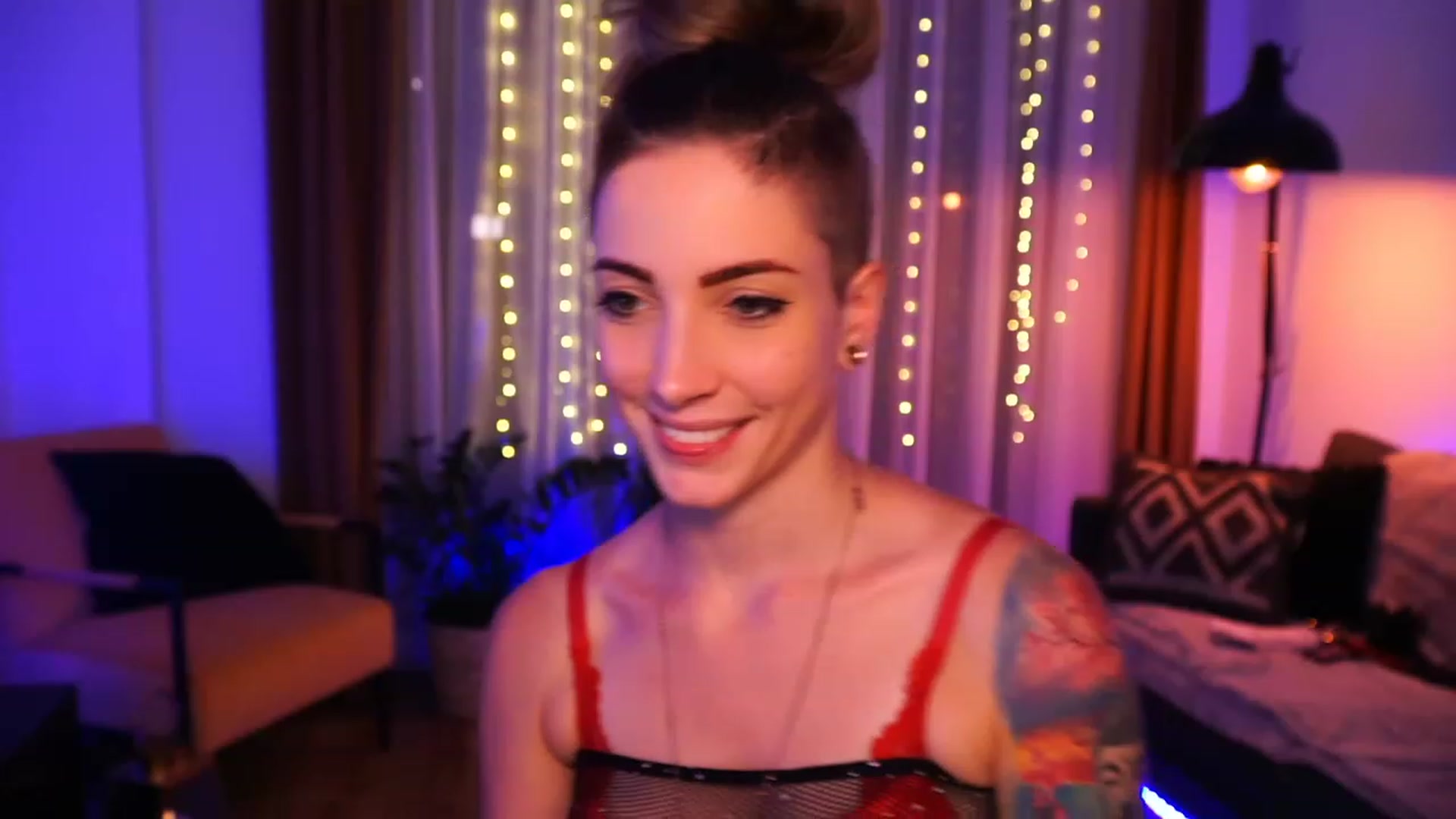 Gallery image thumbnail from Kend_dall's myfreecams stream on, 07/04/2023, 17:00 image 3 of 20