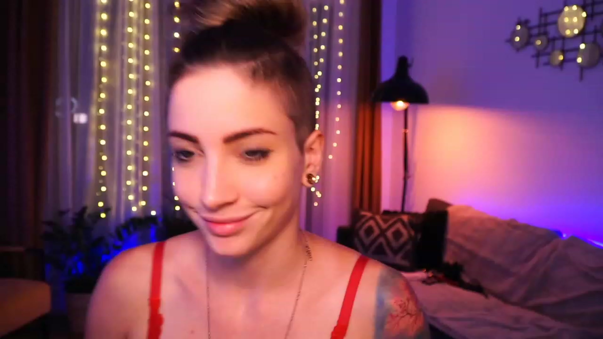 Gallery image thumbnail from Kend_dall's myfreecams stream on, 07/04/2023, 17:00 image 2 of 20