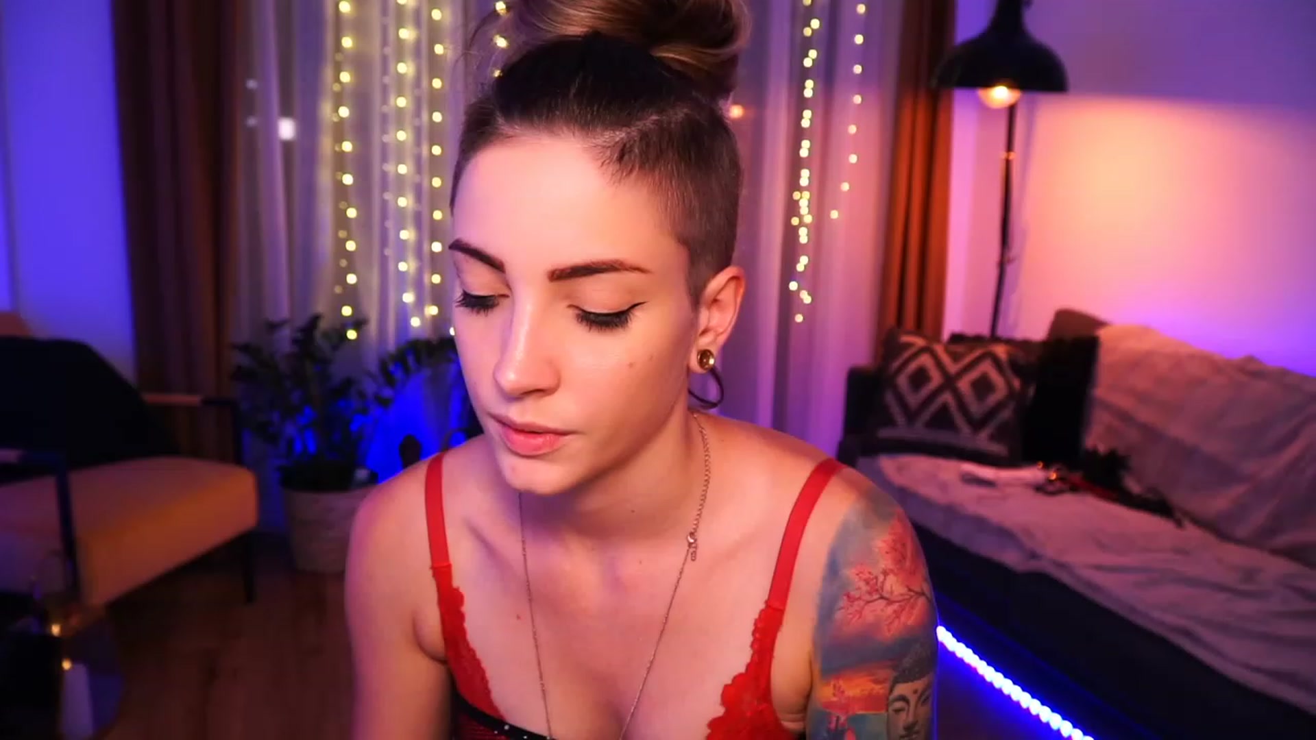 Gallery image thumbnail from Kend_dall's myfreecams stream on, 07/04/2023, 17:00 image 10 of 20