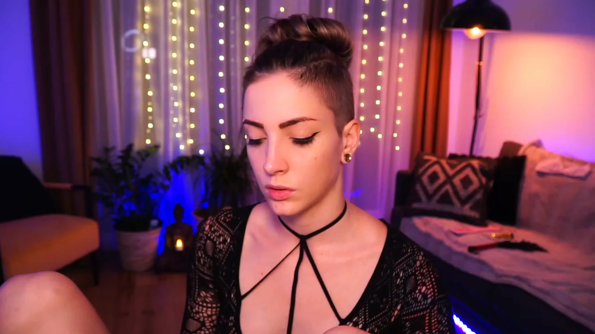 Gallery image thumbnail from Kend_dall's myfreecams stream on, 07/05/2023, 07:00 image 19 of 20