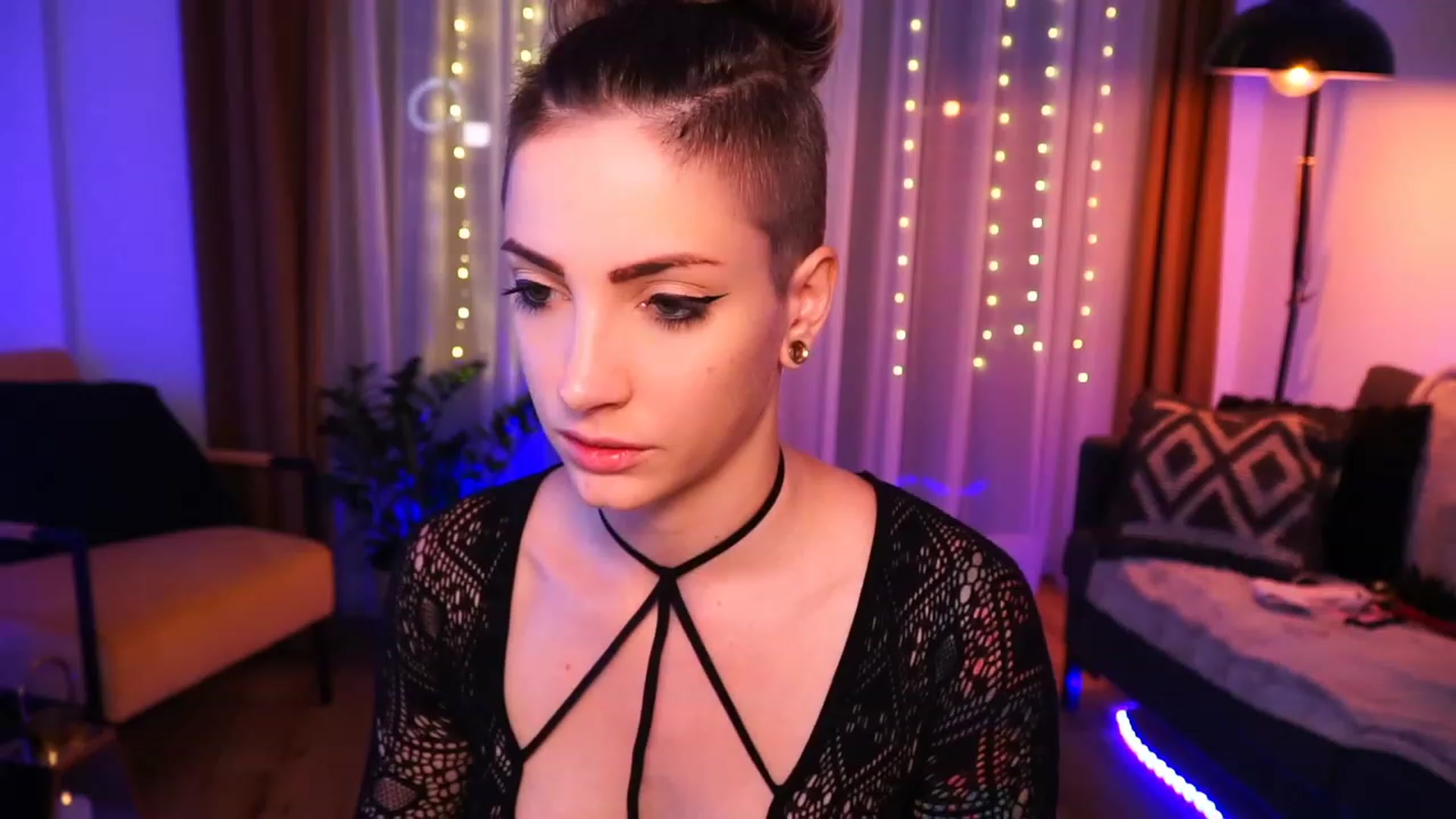 Gallery image thumbnail from Kend_dall's myfreecams stream on, 07/05/2023, 07:00 image 6 of 20