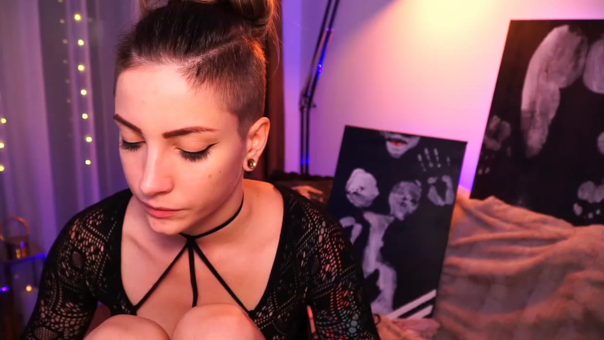 Gallery image thumbnail from Kend_dall's myfreecams stream on, 07/05/2023, 08:51 image 13 of 20