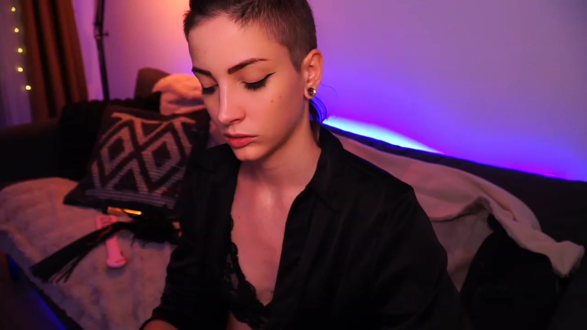Gallery image thumbnail from Kend_dall's myfreecams stream on, 07/07/2023, 10:11 image 16 of 20