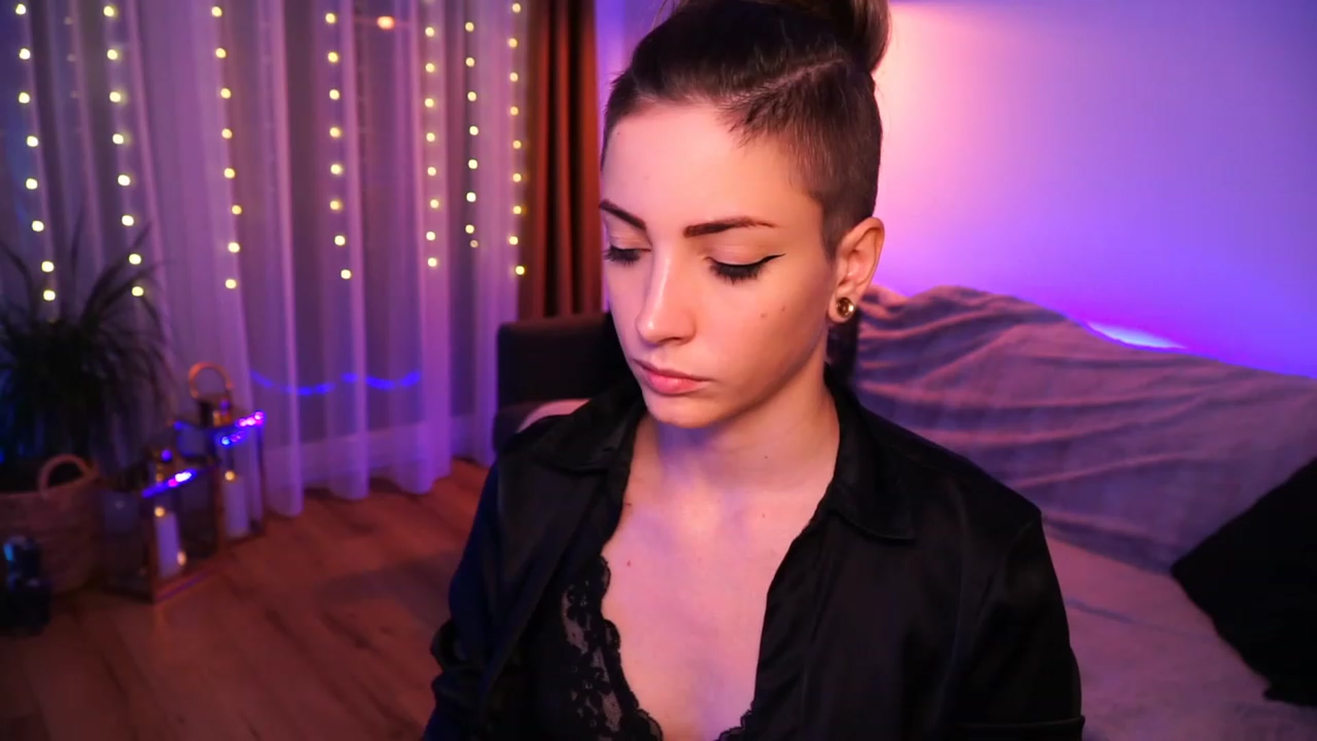 Gallery image thumbnail from Kend_dall's myfreecams stream on, 07/07/2023, 10:11 image 6 of 20