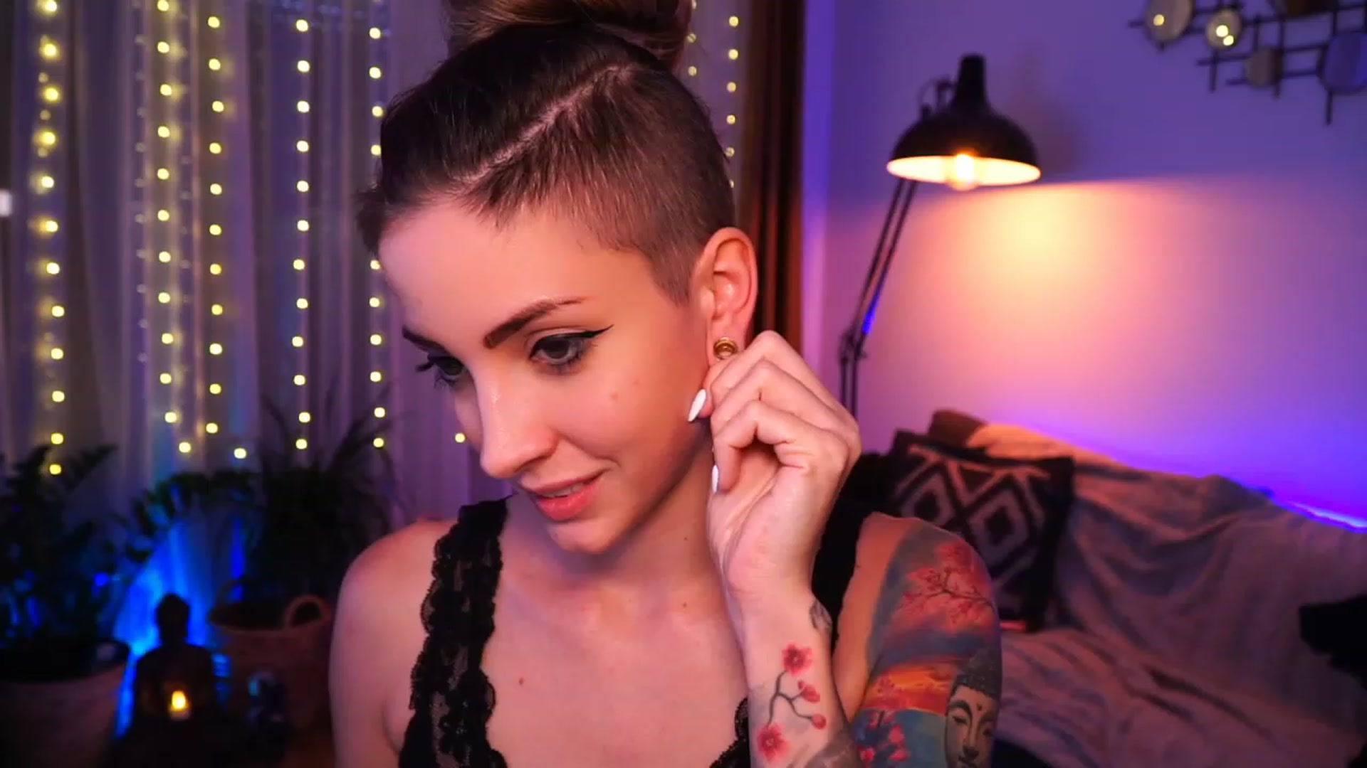 Gallery image thumbnail from Kend_dall's myfreecams stream on, 07/07/2023, 13:02 image 16 of 20