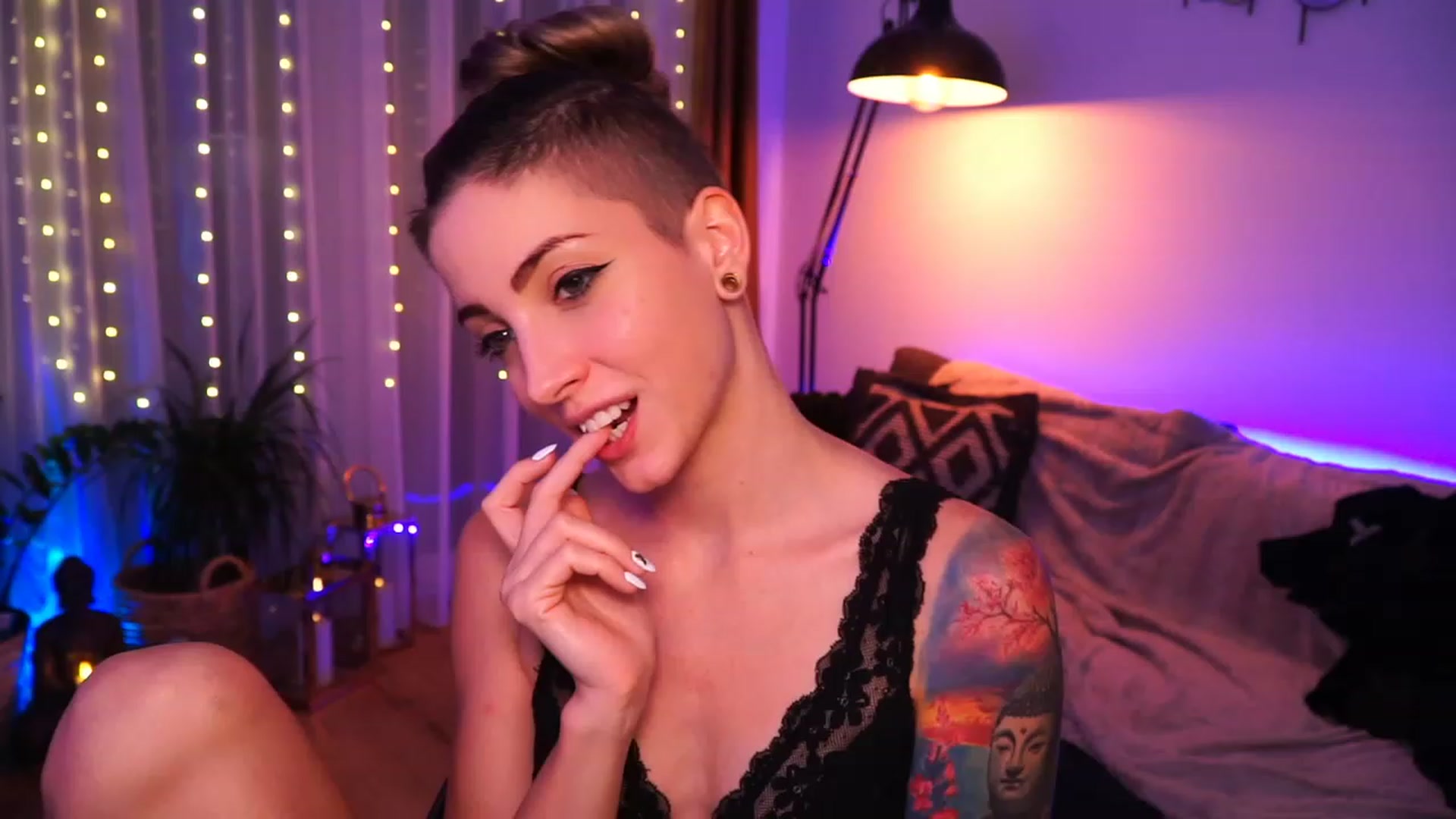 Gallery image thumbnail from Kend_dall's myfreecams stream on, 07/07/2023, 13:02 image 12 of 20