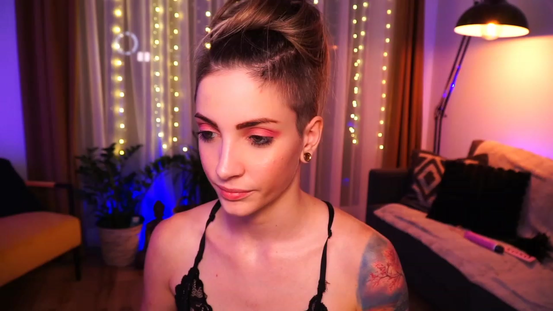 Gallery image thumbnail from Kend_dall's myfreecams stream on, 07/09/2023, 22:24 image 12 of 20
