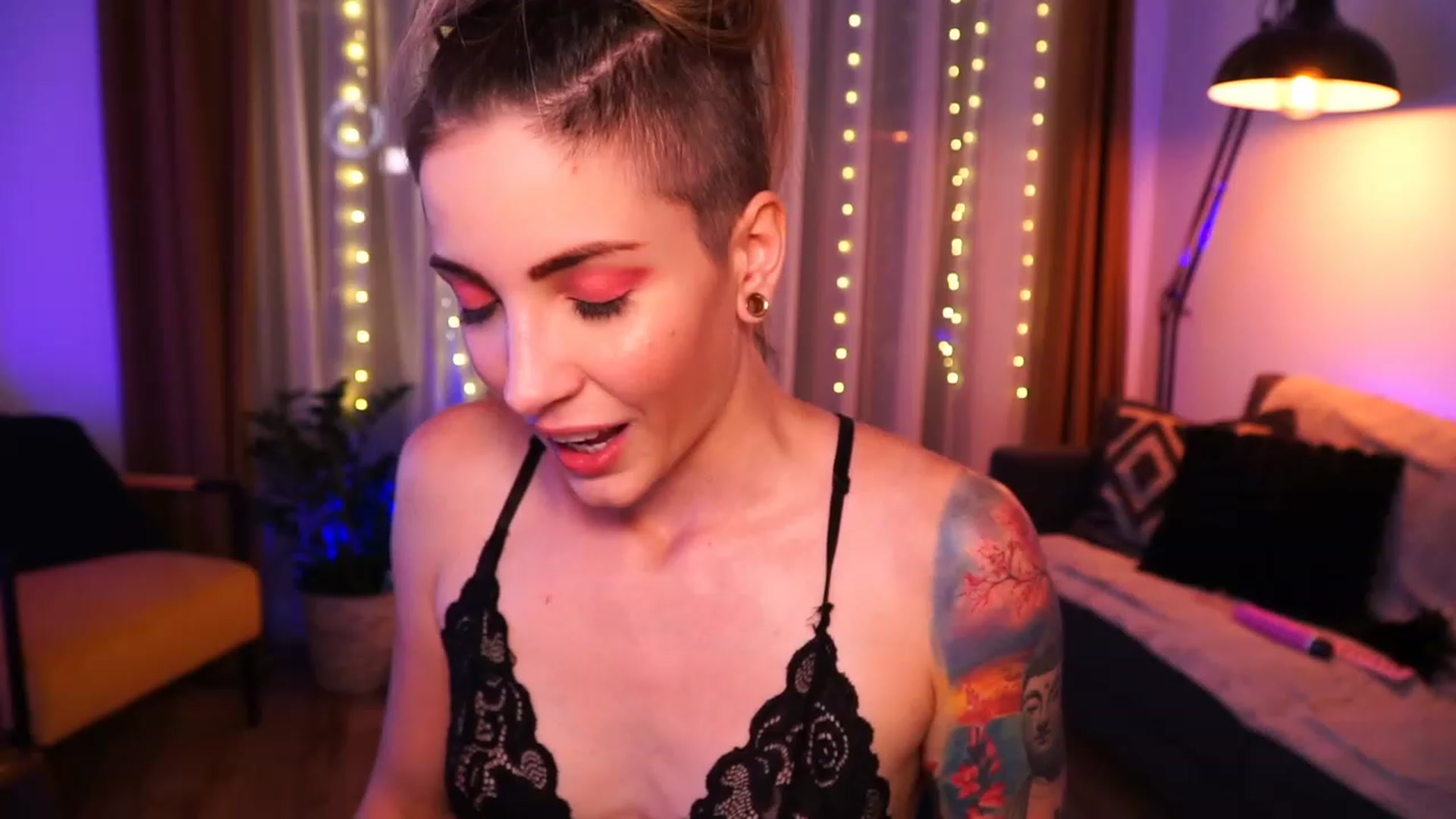 Gallery image thumbnail from Kend_dall's myfreecams stream on, 07/09/2023, 22:24 image 9 of 20