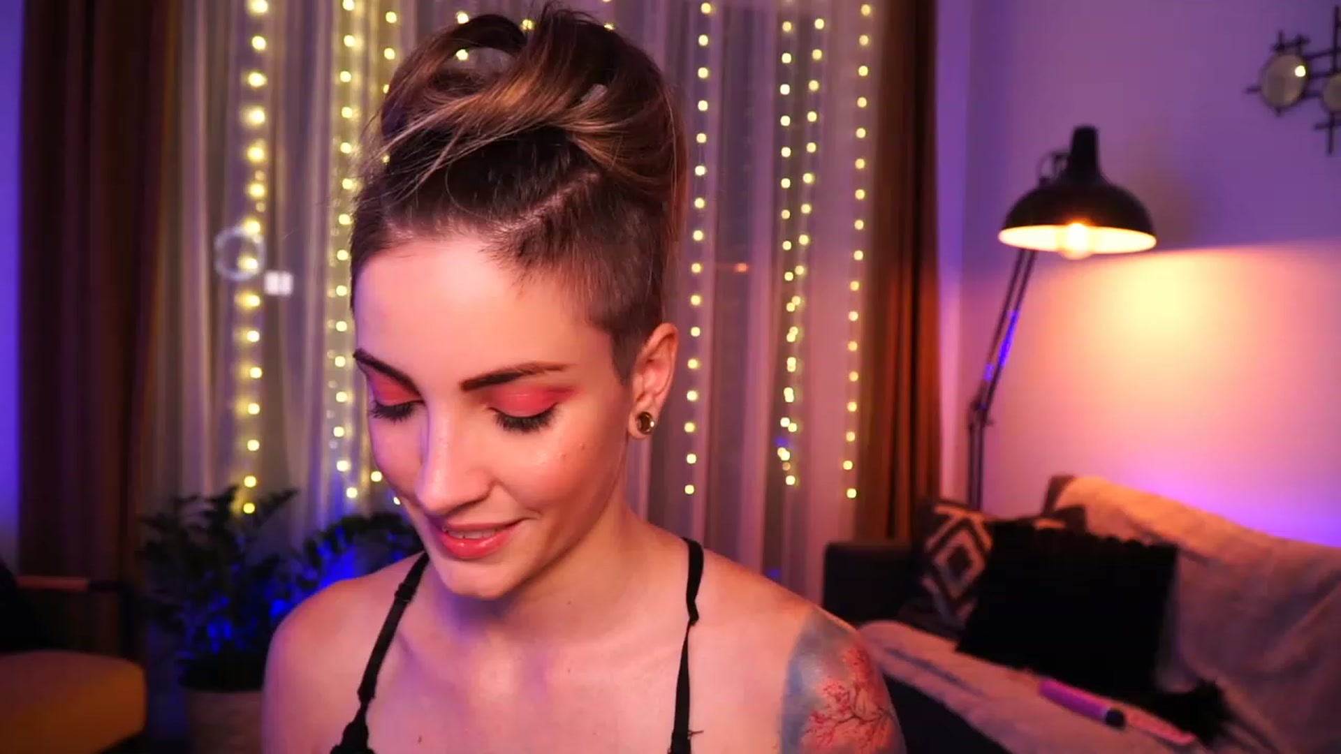 Gallery image thumbnail from Kend_dall's myfreecams stream on, 07/09/2023, 22:24 image 5 of 20