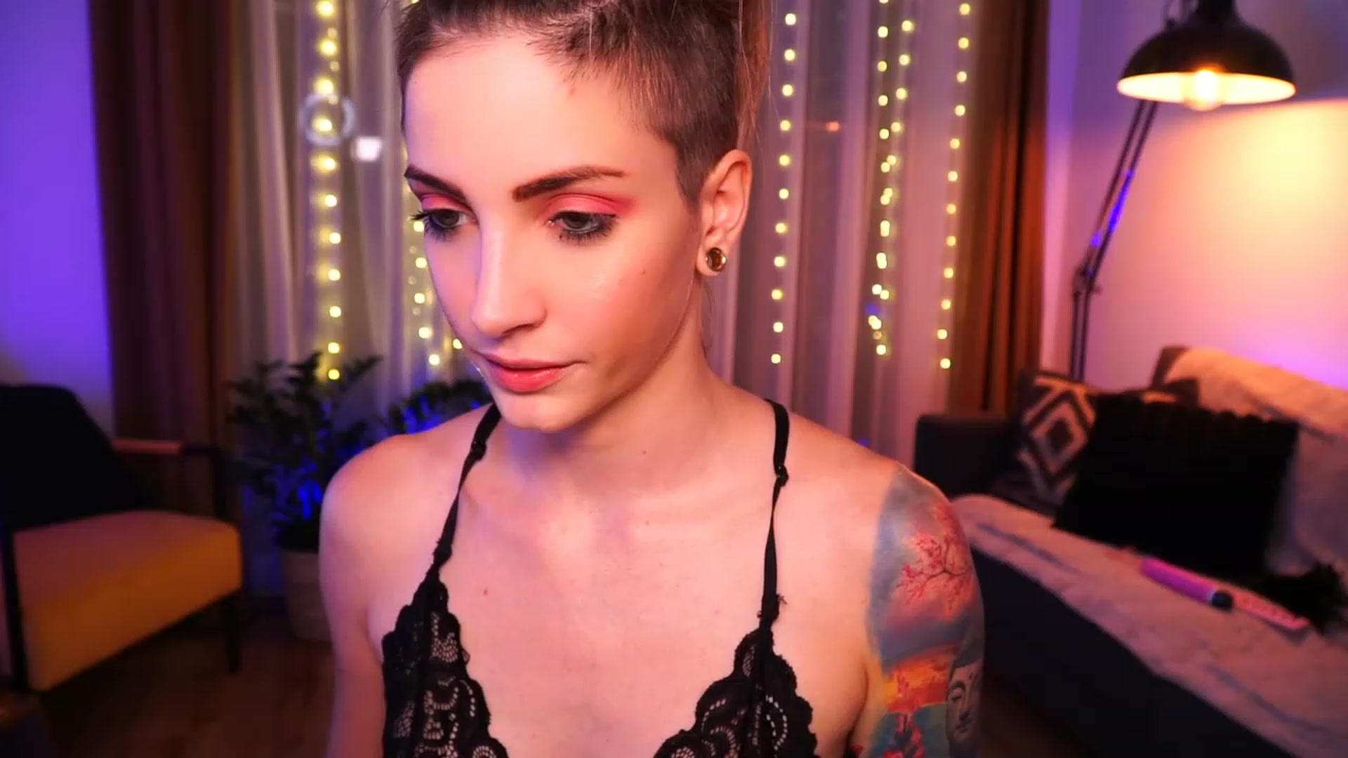 Gallery image thumbnail from Kend_dall's myfreecams stream on, 07/09/2023, 22:24 image 10 of 20