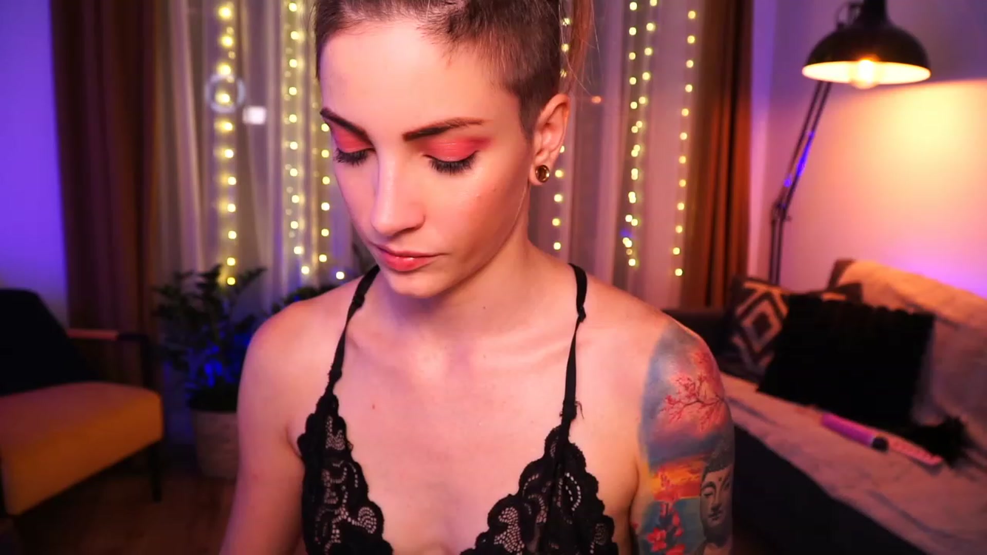 Gallery image thumbnail from Kend_dall's myfreecams stream on, 07/09/2023, 22:24 image 17 of 20
