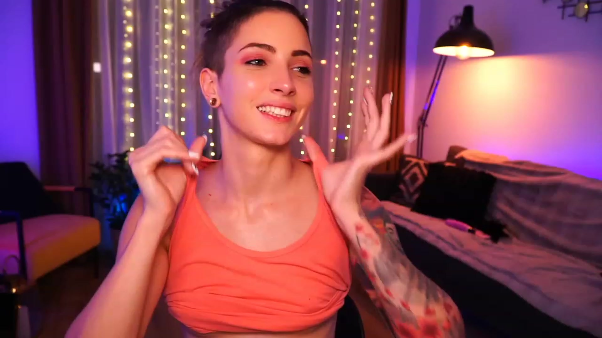 Gallery image thumbnail from Kend_dall's myfreecams stream on, 07/10/2023, 17:53 image 3 of 20