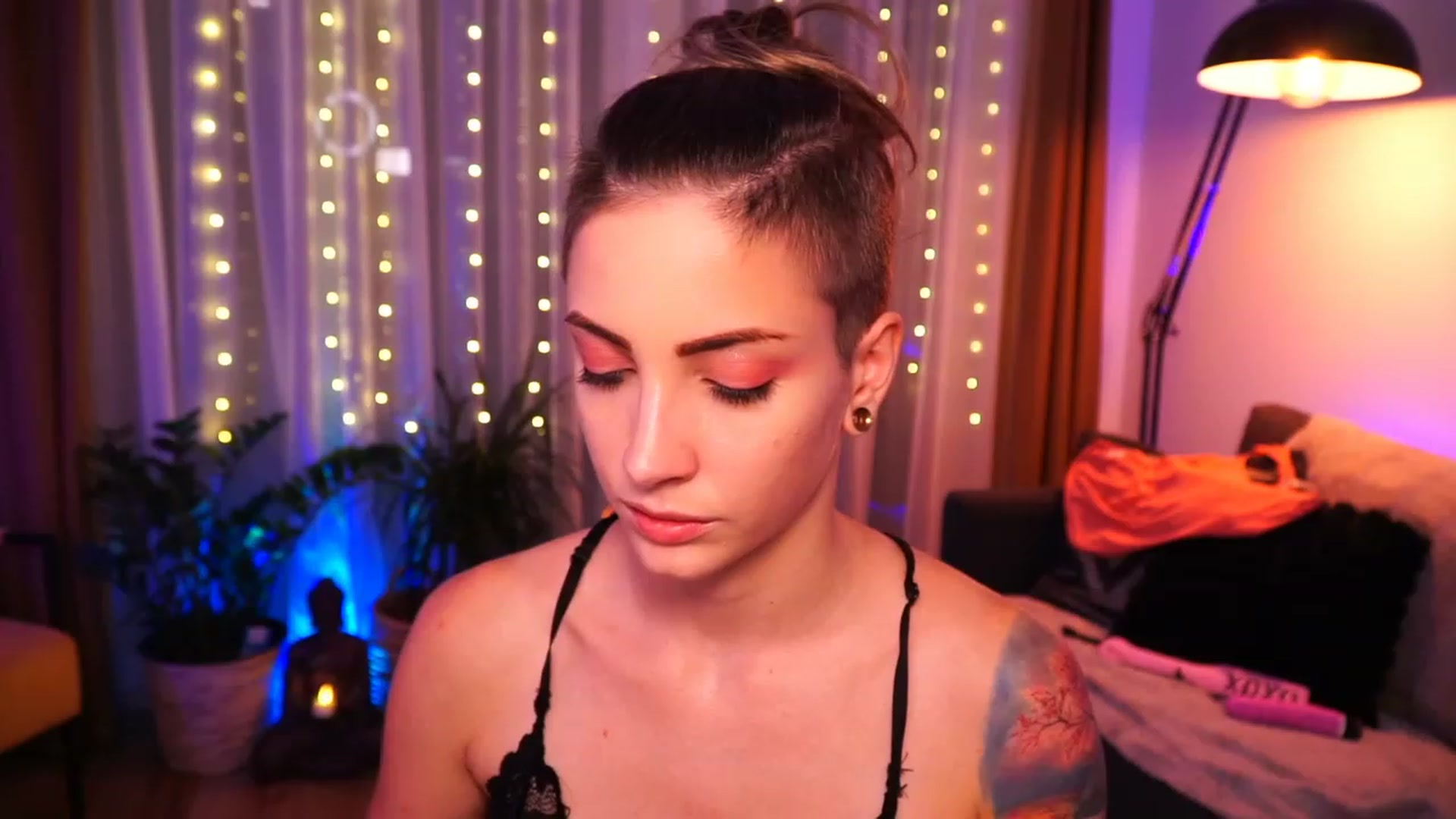 Gallery image thumbnail from Kend_dall's myfreecams stream on, 07/10/2023, 17:53 image 20 of 20