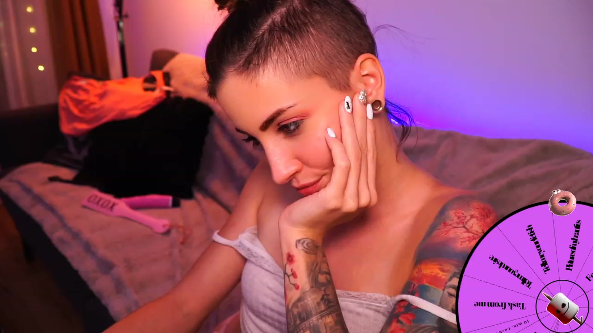 Gallery image thumbnail from Kend_dall's myfreecams stream on, 07/10/2023, 20:41 image 16 of 20