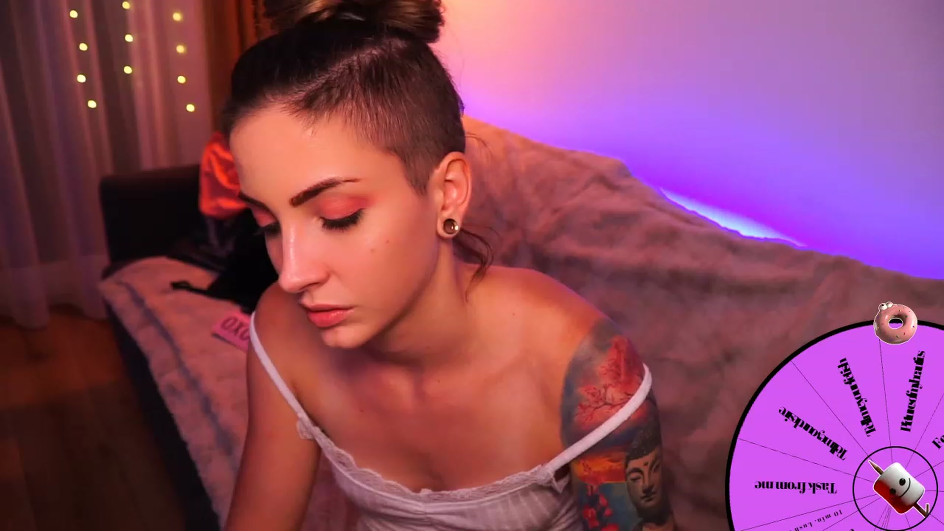 Gallery image thumbnail from Kend_dall's myfreecams stream on, 07/10/2023, 20:41 image 14 of 20