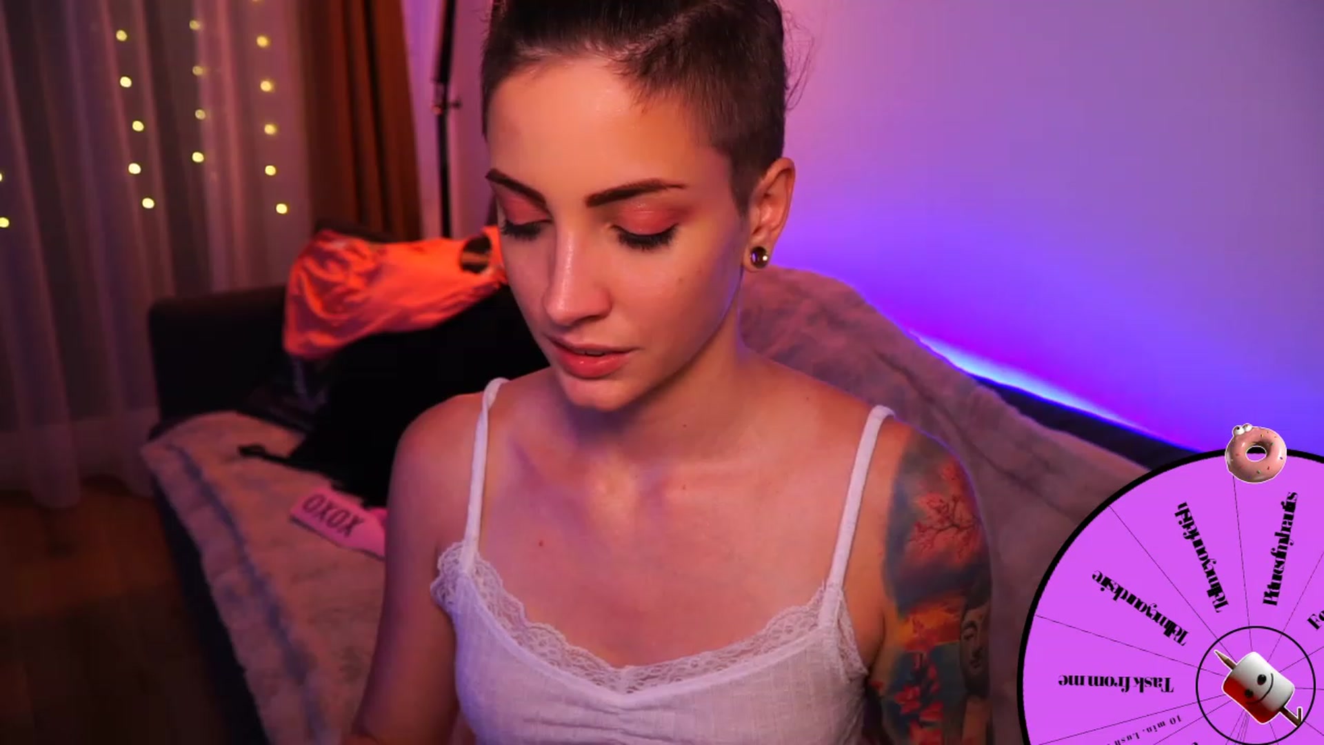 Gallery image thumbnail from Kend_dall's myfreecams stream on, 07/10/2023, 20:41 image 12 of 20