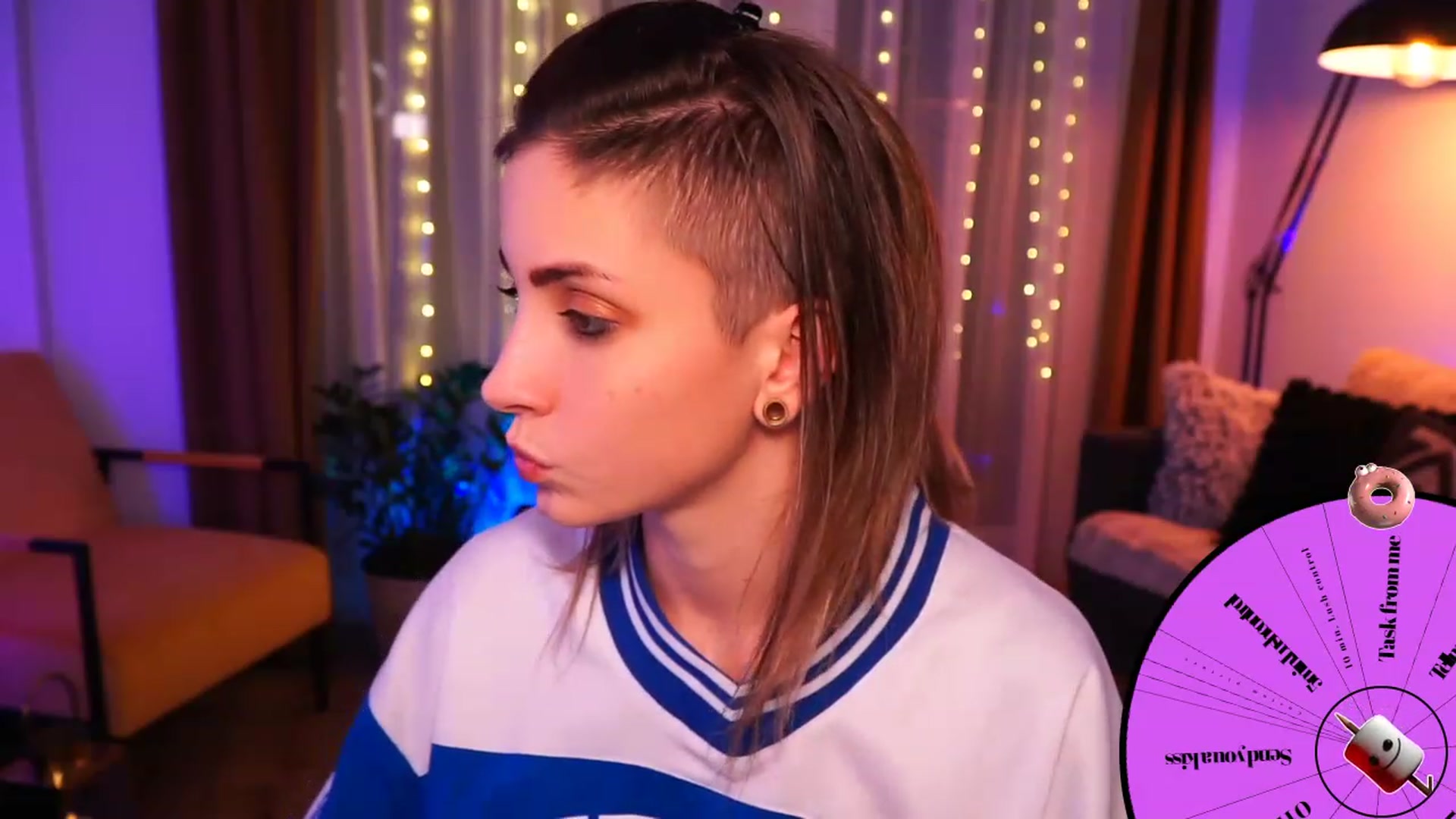 Gallery image thumbnail from Kend_dall's myfreecams stream on, 07/11/2023, 19:48 image 19 of 20