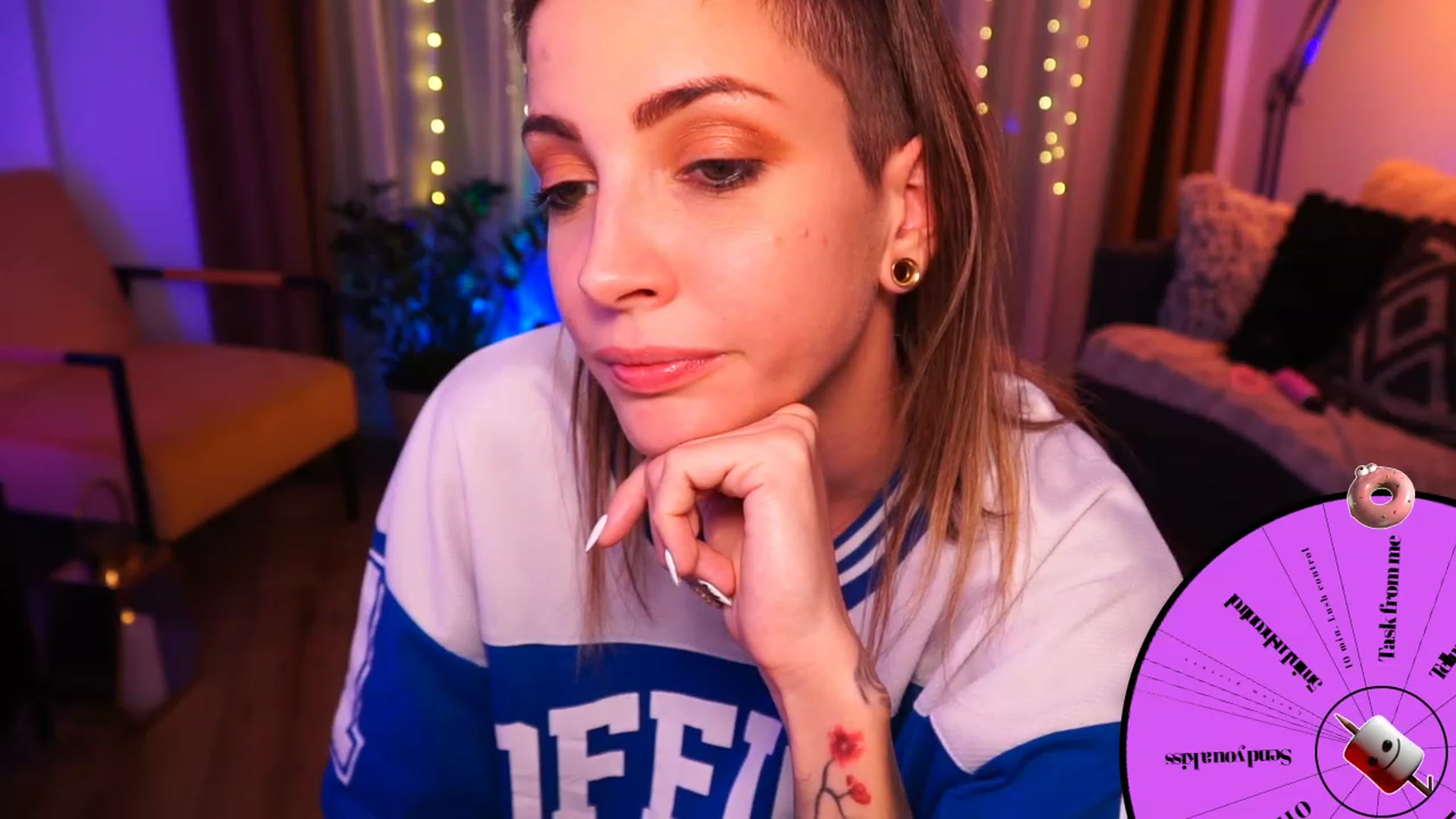 Gallery image thumbnail from Kend_dall's myfreecams stream on, 07/11/2023, 19:48 image 20 of 20