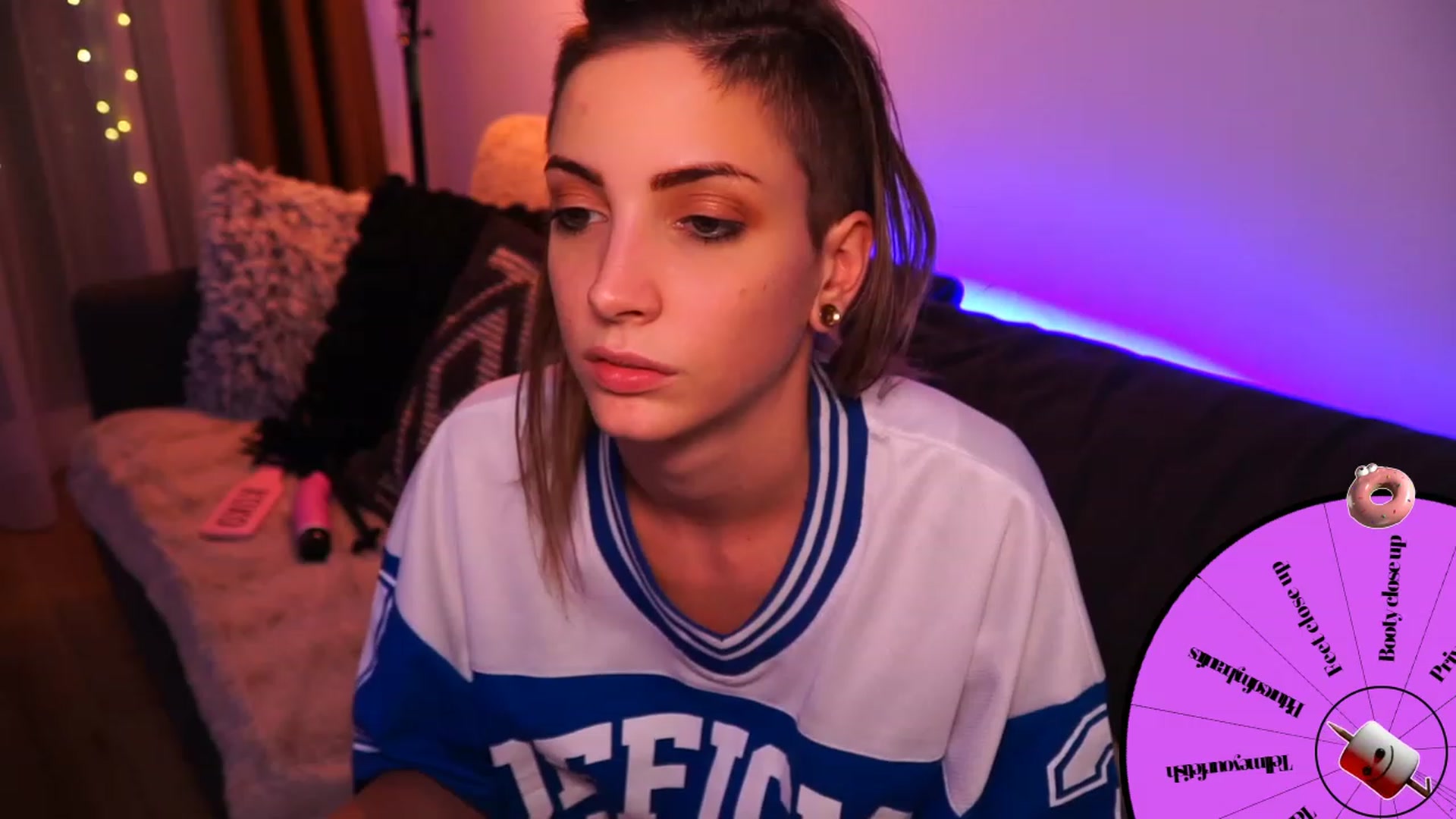 Gallery image thumbnail from Kend_dall's myfreecams stream on, 07/11/2023, 20:37 image 16 of 20