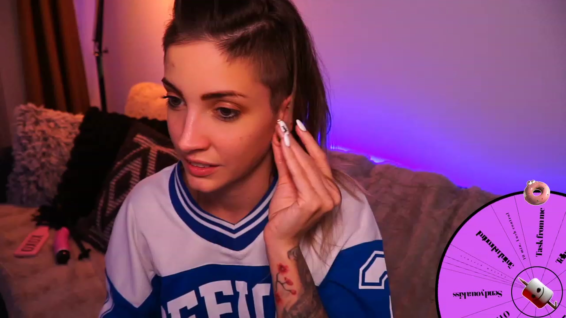 Gallery image thumbnail from Kend_dall's myfreecams stream on, 07/11/2023, 20:37 image 4 of 20