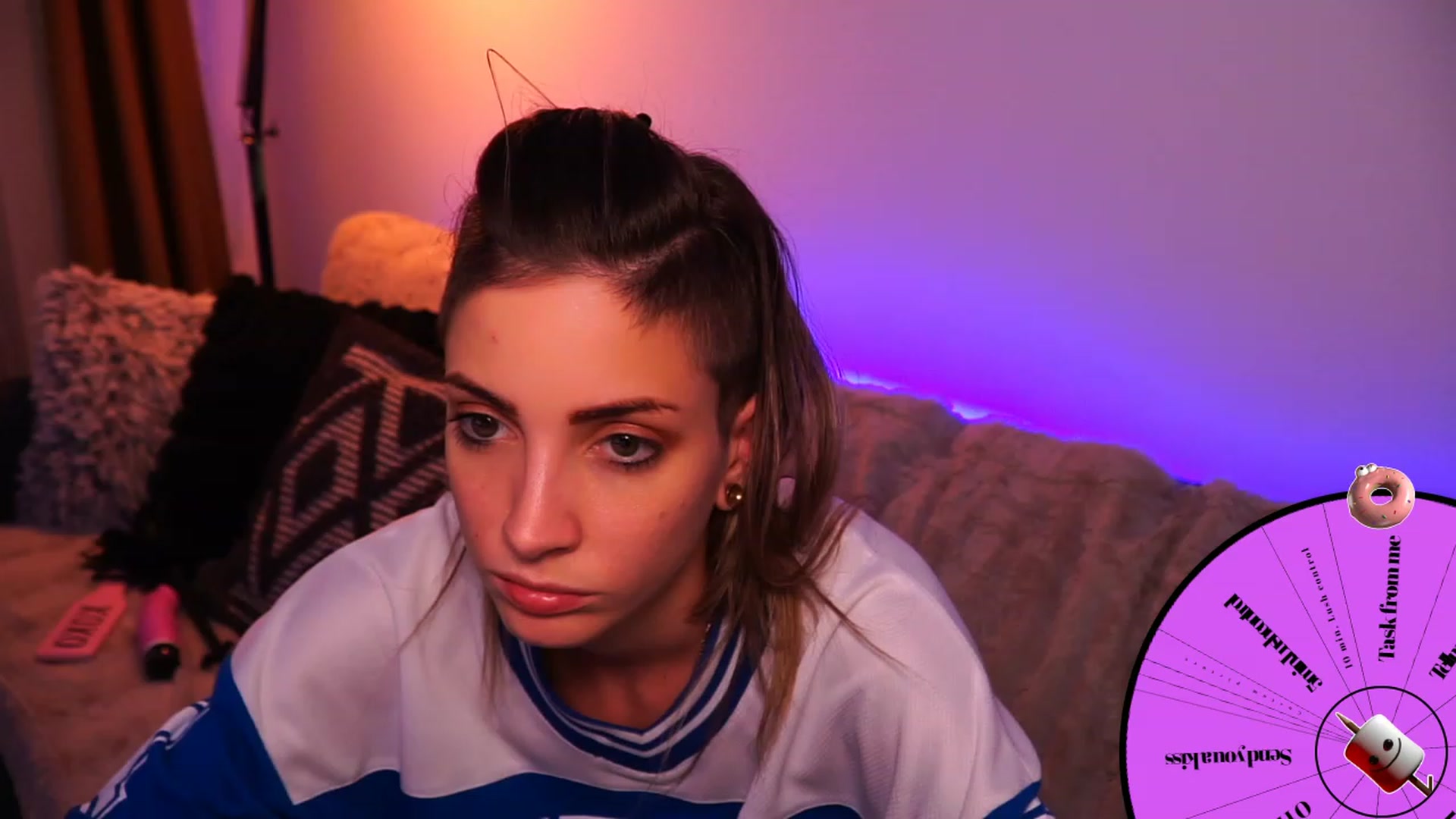 Gallery image thumbnail from Kend_dall's myfreecams stream on, 07/11/2023, 20:37 image 1 of 20