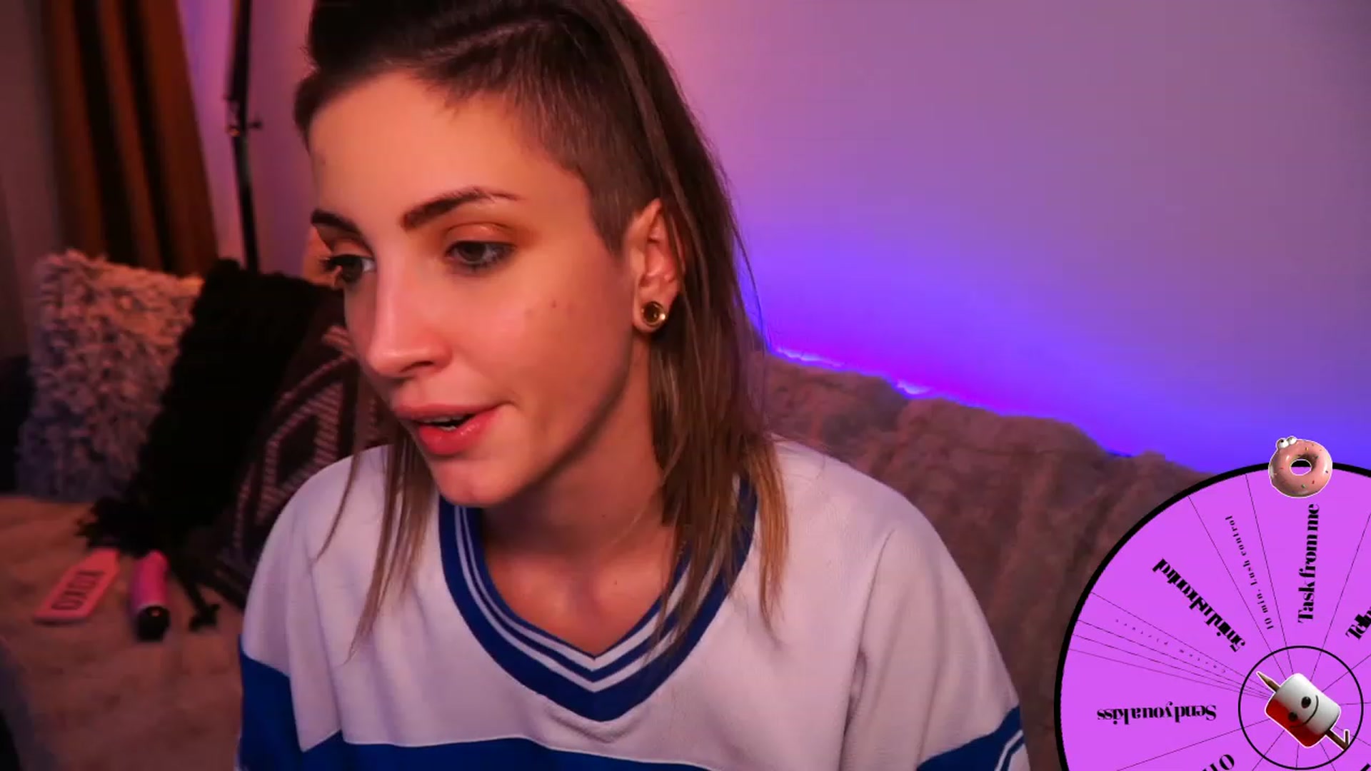 Gallery image thumbnail from Kend_dall's myfreecams stream on, 07/11/2023, 20:37 image 3 of 20