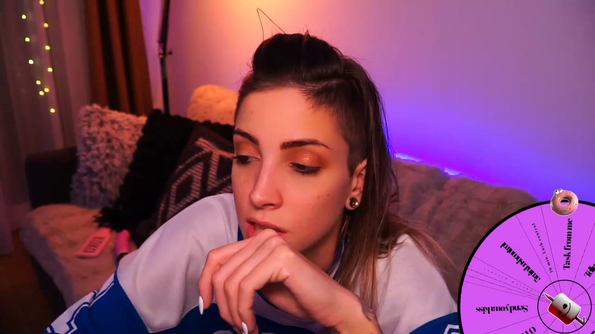 Gallery image thumbnail from Kend_dall's myfreecams stream on, 07/11/2023, 20:37 image 5 of 20