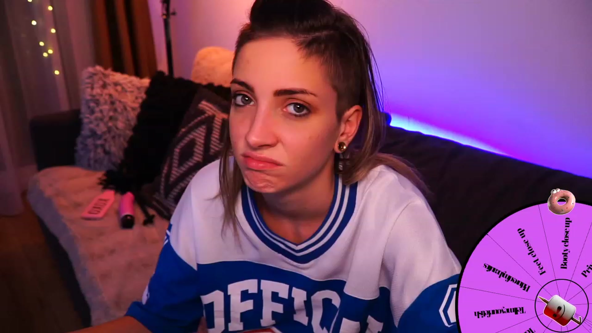 Gallery image thumbnail from Kend_dall's myfreecams stream on, 07/11/2023, 20:37 image 14 of 20