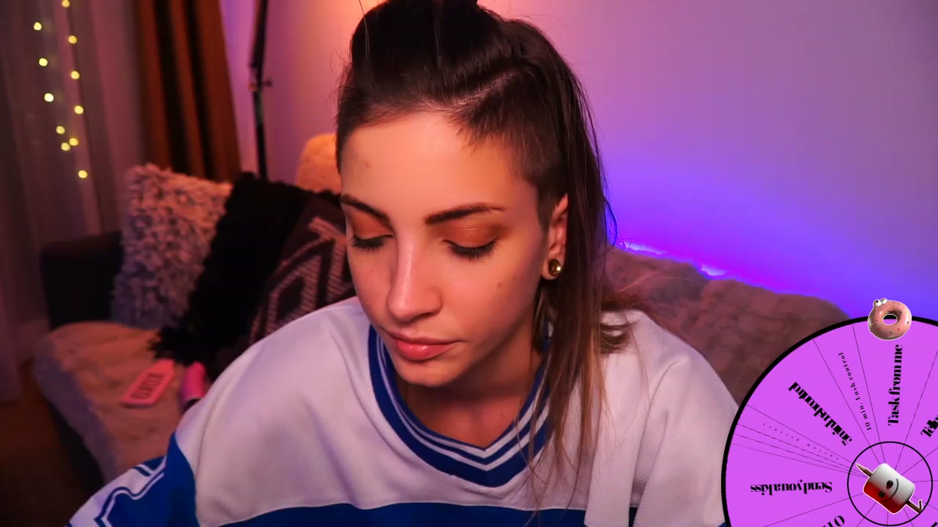 Gallery image thumbnail from Kend_dall's myfreecams stream on, 07/11/2023, 20:37 image 6 of 20