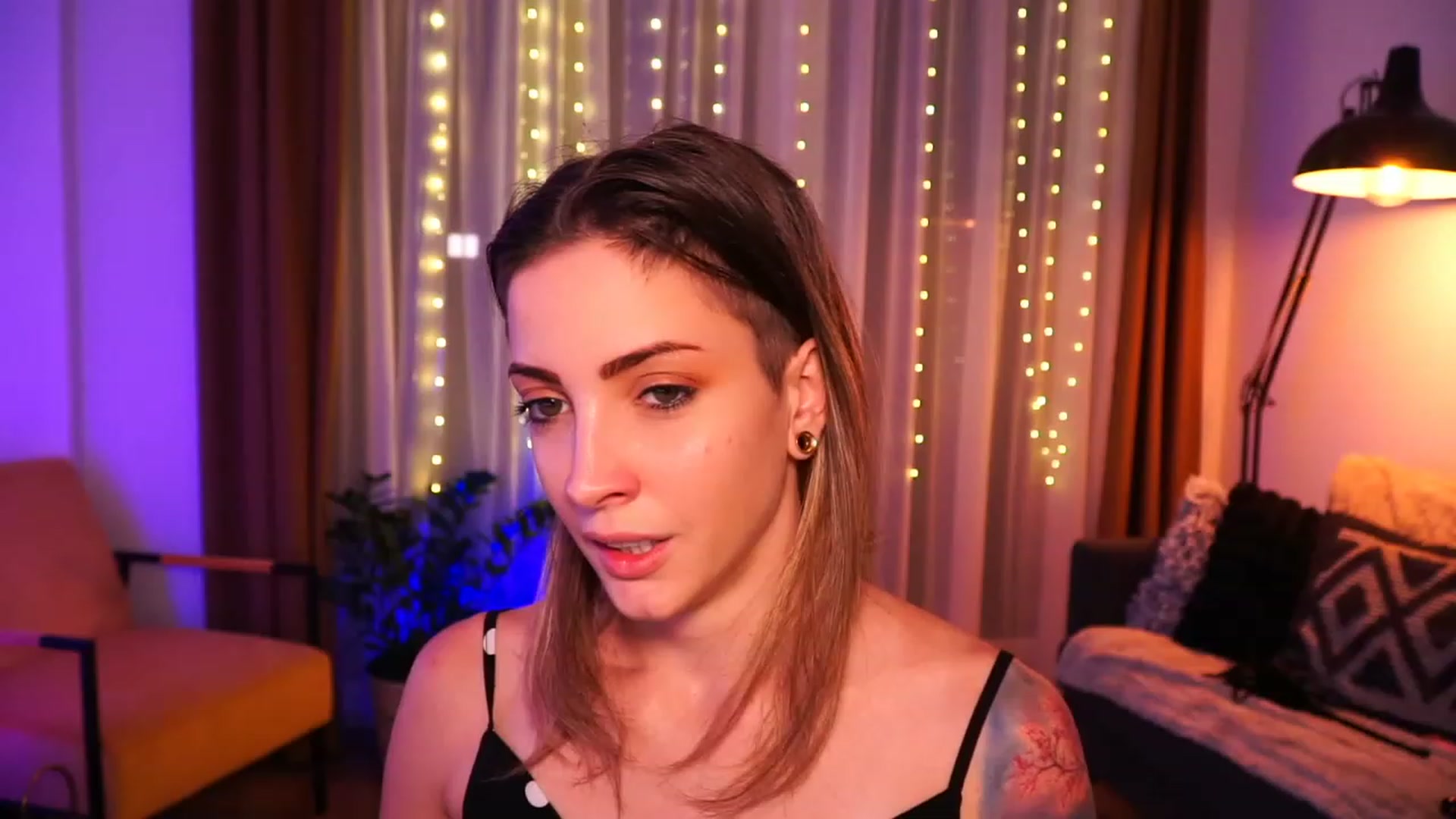Gallery image thumbnail from Kend_dall's myfreecams stream on, 07/12/2023, 10:29 image 2 of 20